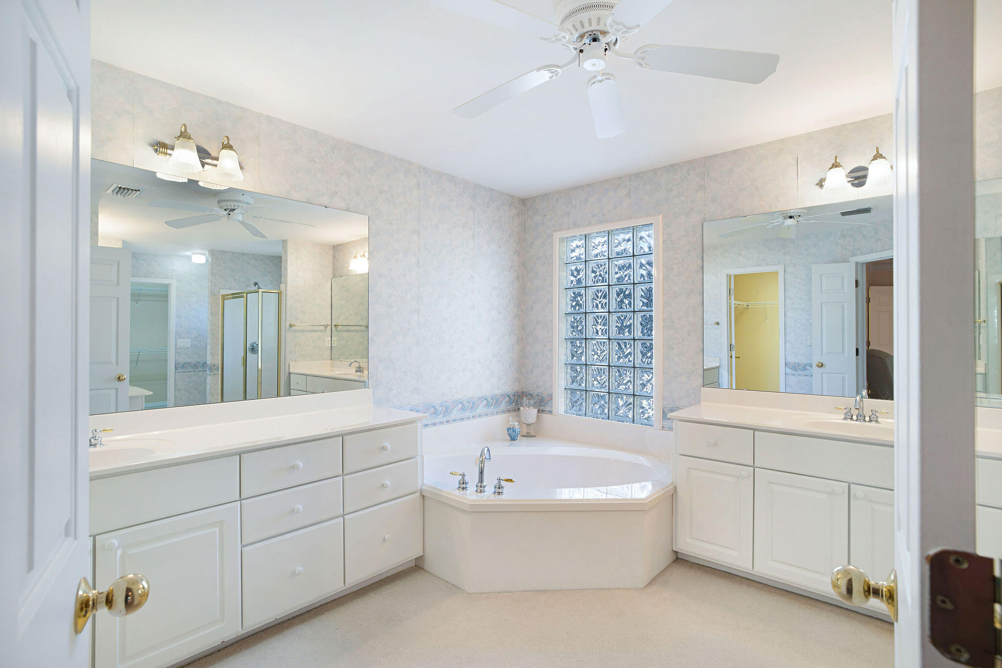 EMERALD LAKES PH 1 - Residential
