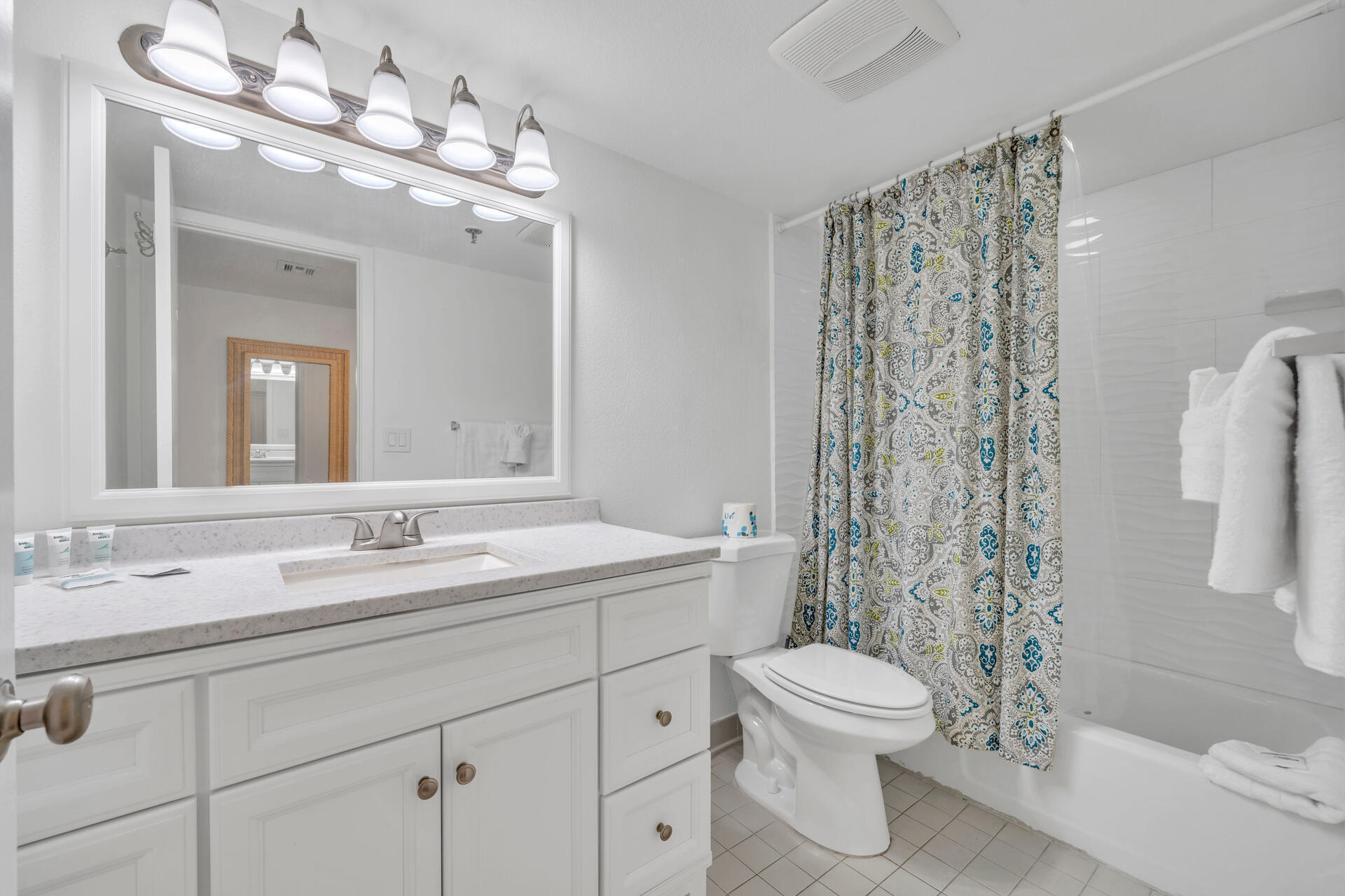 SURF DWELLER CONDO - Residential