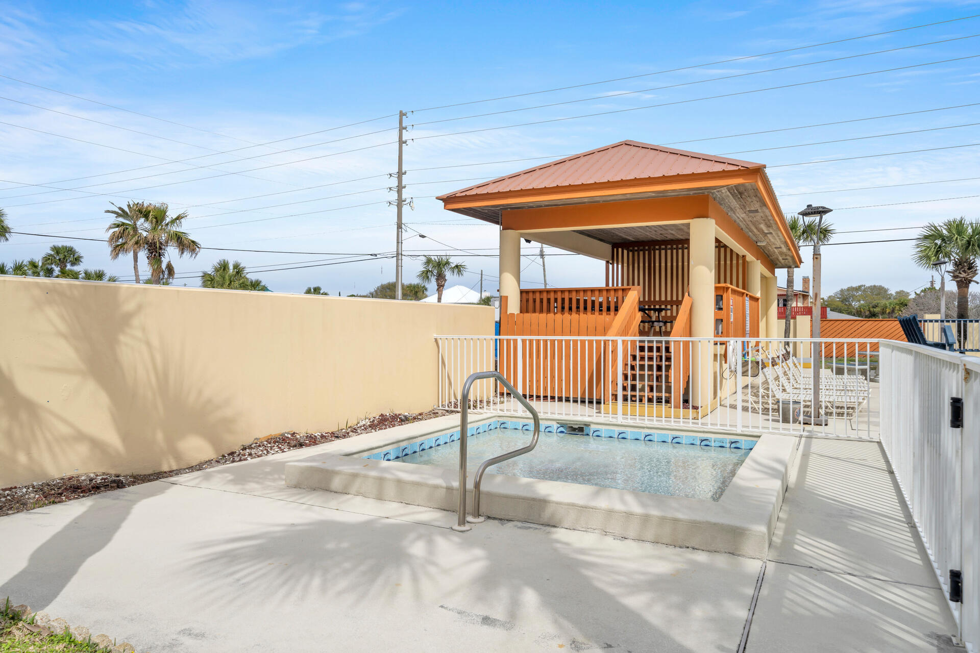 SURF DWELLER CONDO - Residential