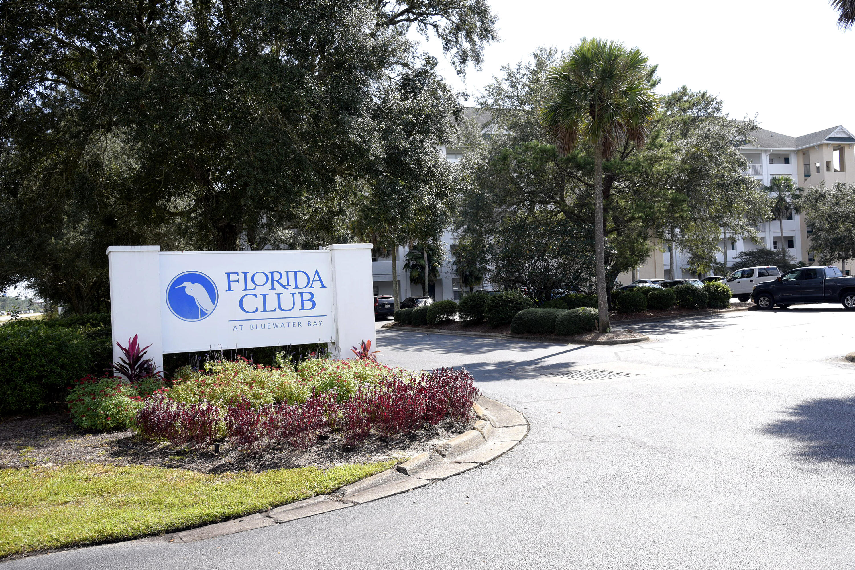 1 bedroom, 1 bathroom desirable ground floor unit with an abundance of parking! Convenient location to MidBay Bridge, EOD school and Eglin AFB. Unit features large master bedroom and equipped kitchen with stove, refrigerator (ice maker not warranted), dishwasher & built in microwave. This unit even comes with a (non warranted) Washer & (non warranted) Dryer! Florida Club amenities include club house, fitness center and sparkling pool. Sorry NO pets & NO smoking. Any person 18 years old or older must complete separate applications and pay separate application fees. Renters required to maintain Renter's Liability insurance which occupying the unit