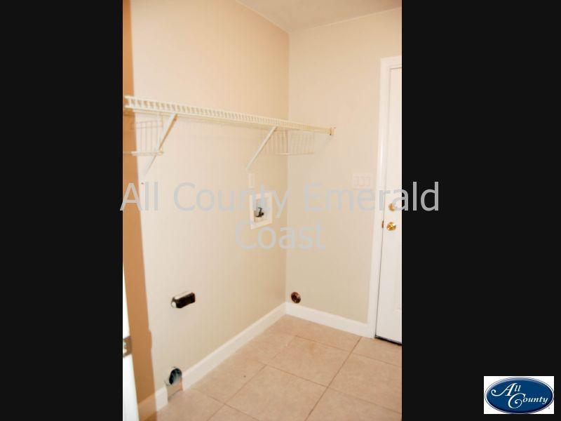 EMERALD ESTATES - Residential Lease