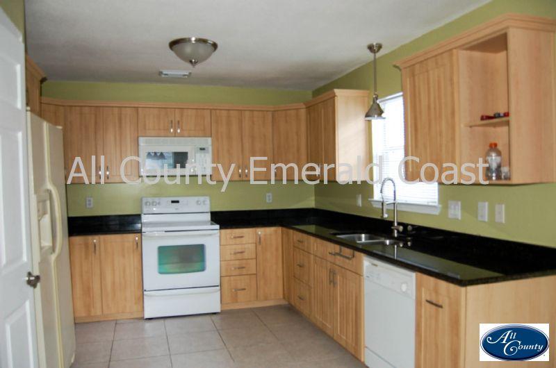 EMERALD ESTATES - Residential Lease