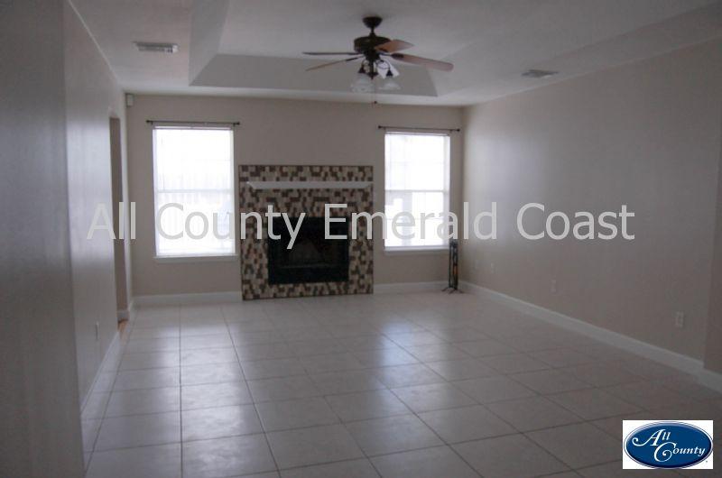 EMERALD ESTATES - Residential Lease