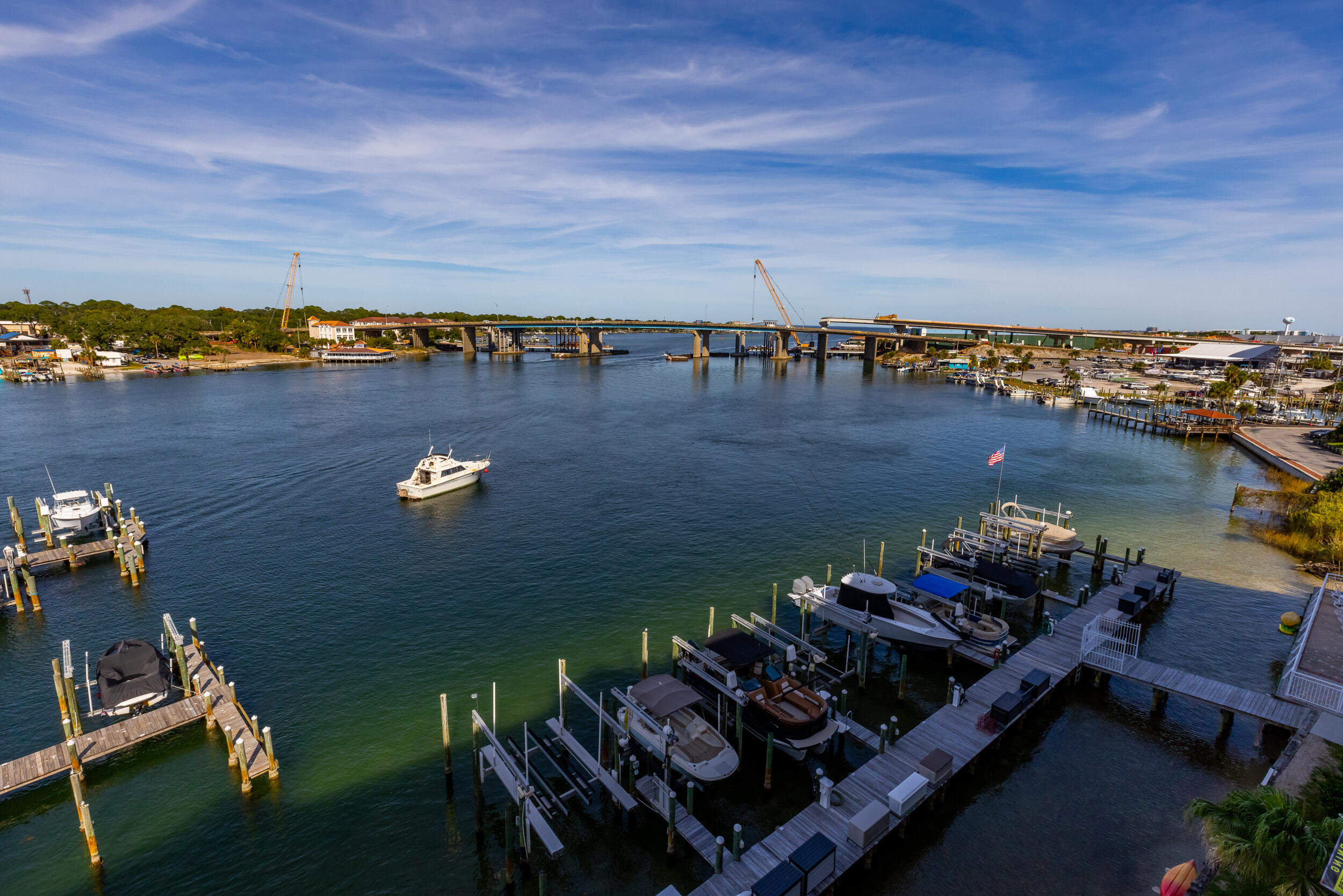 PALM COURT YACHT CLUB - Residential