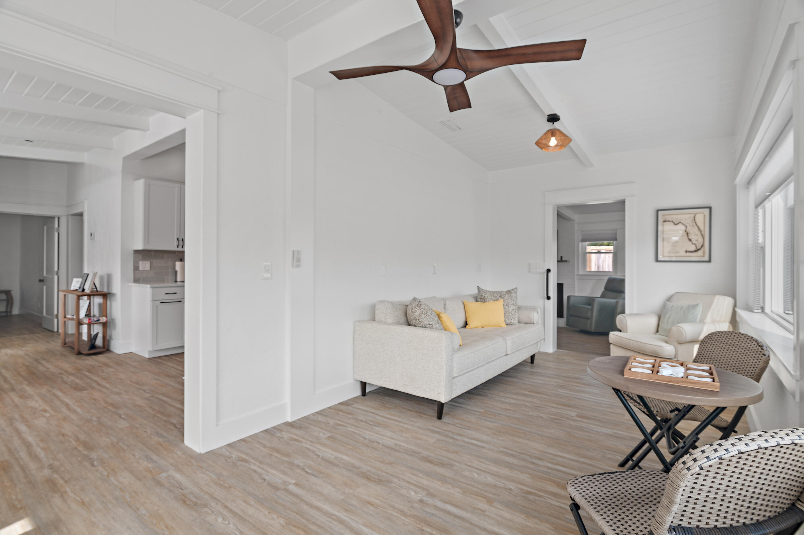 LAGUNA BEACH - Residential
