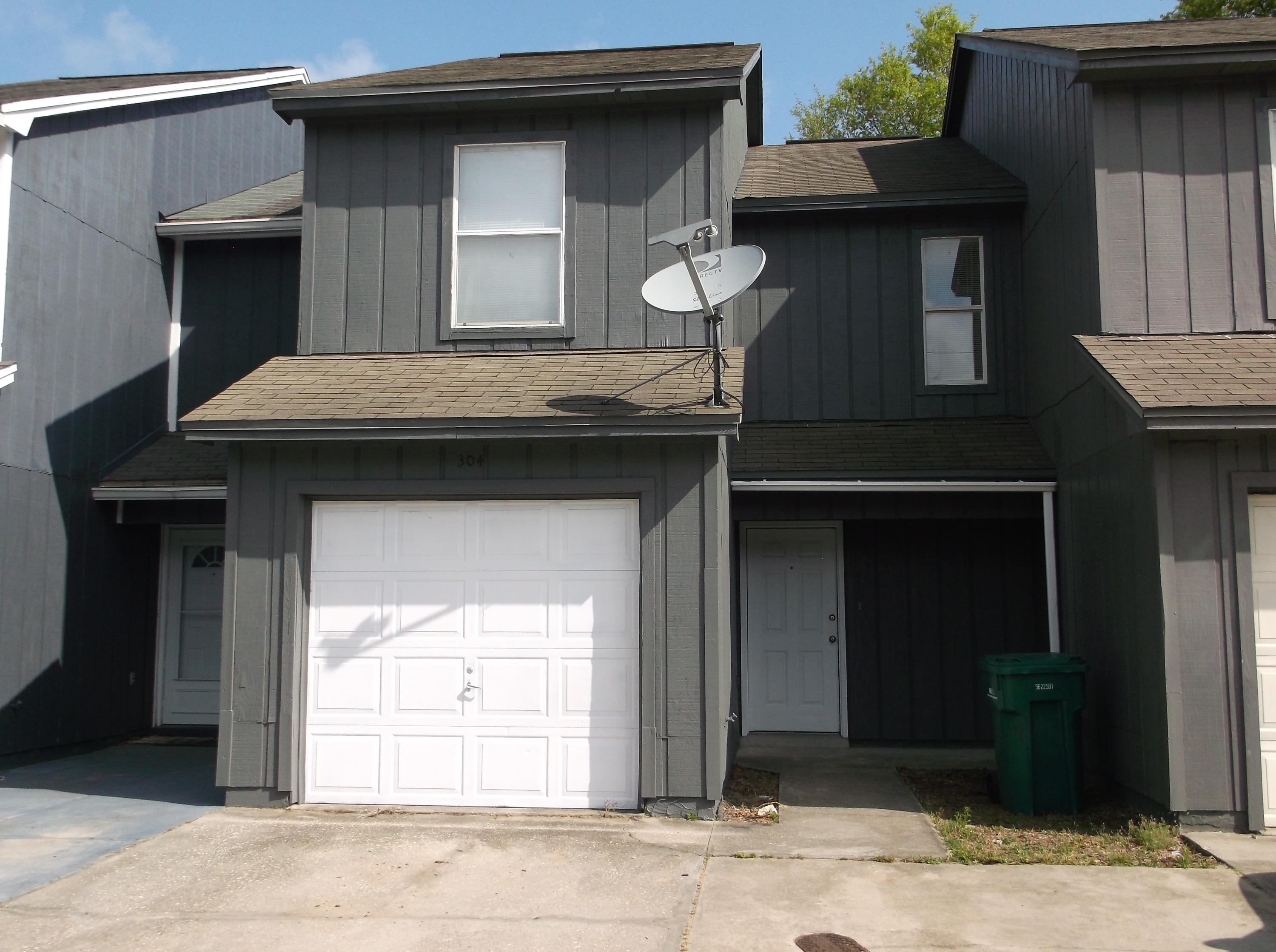 EACH BEDROOM HAS ITS OWN FULL BATHROOM AND A 1/2 BATH DOWNSTAIRS. FIRST FLOOR HAS TILE FLOORS. LAUNDRY ROOM ON 2ND FLOOR ALONG WITH A NICE STORAGE/LINEN CLOSET. EXTERIOR JUST PAINTED. NEW AC/HEAT IN 2016. NICE LITTLE FENCED BACKYARD. ROOF WAS REPLACED IN 2005.