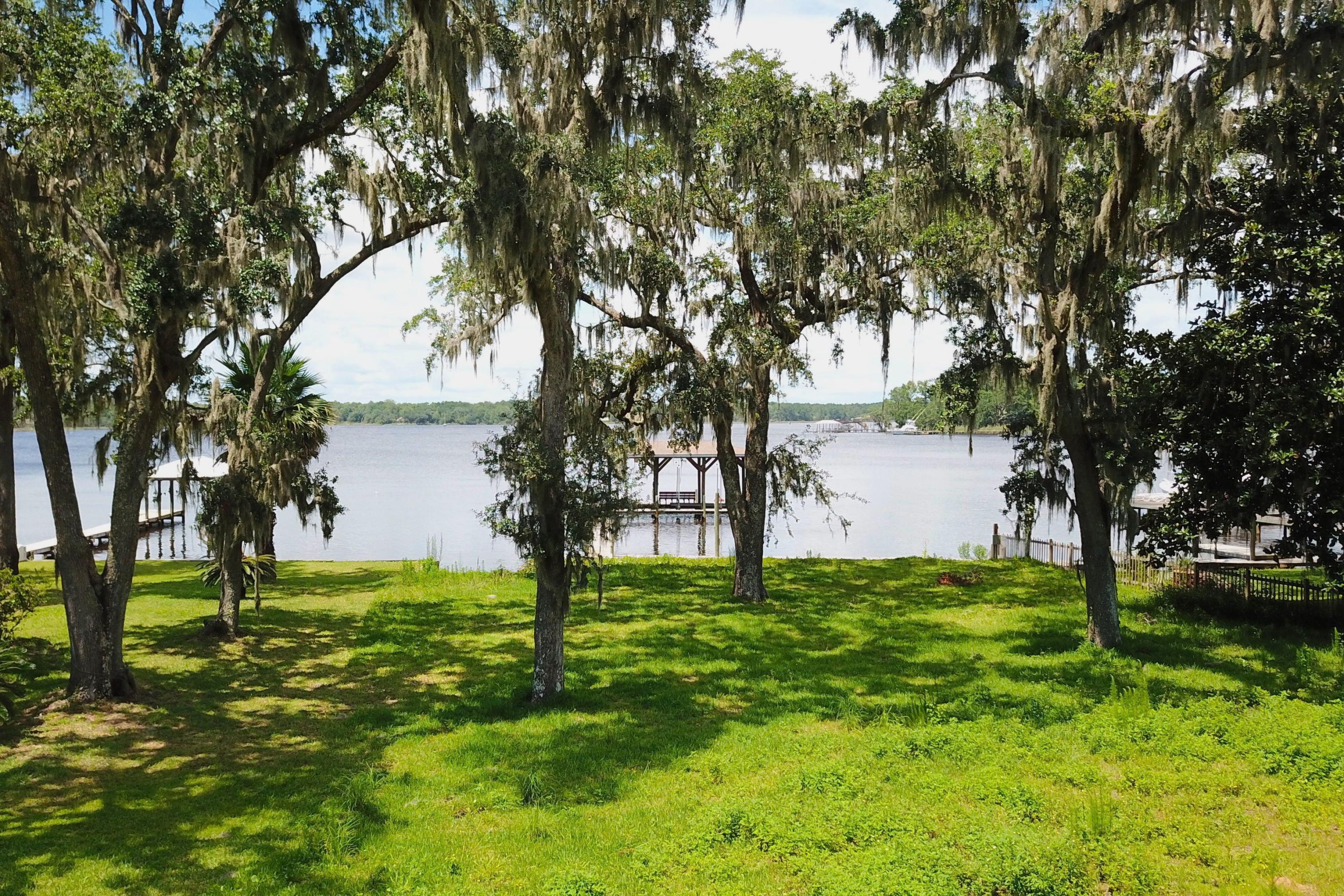 BAY GROVE - Land