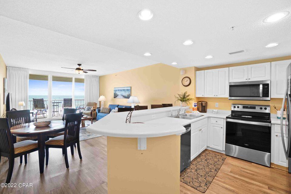 MAJESTIC BEACH TOWERS II - Residential