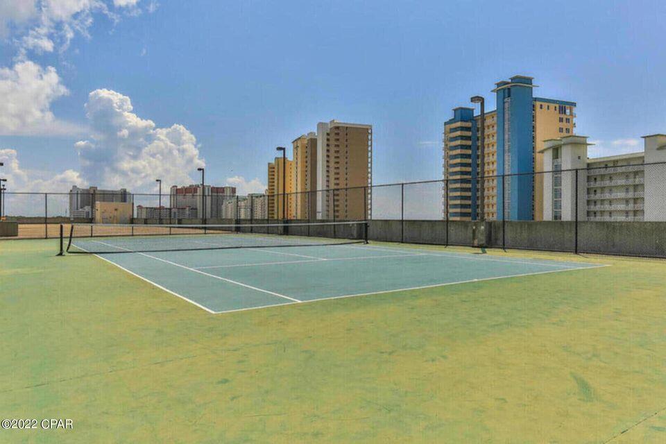 MAJESTIC BEACH TOWERS II - Residential