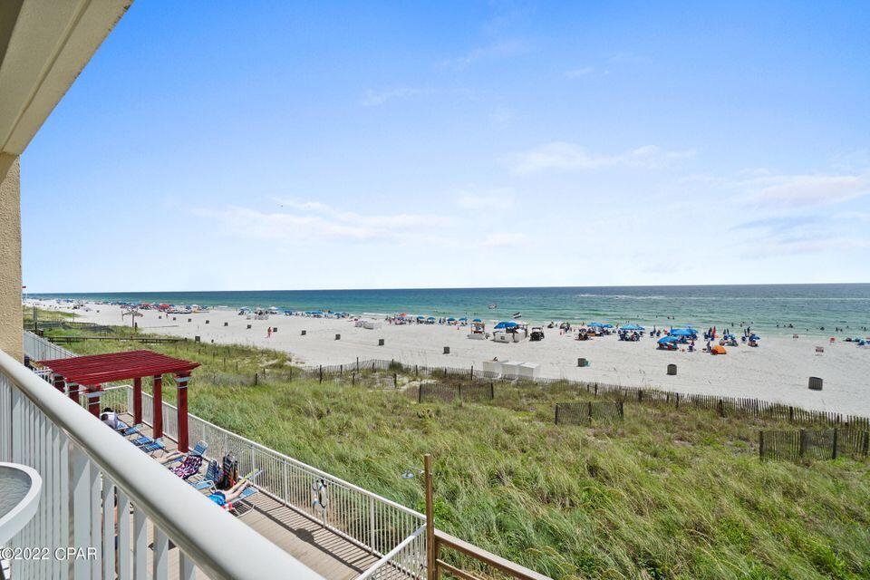 MAJESTIC BEACH TOWERS II - Residential