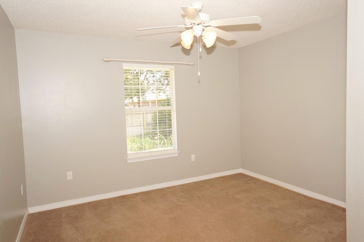 MACK BAYOU POINTE - Residential Lease