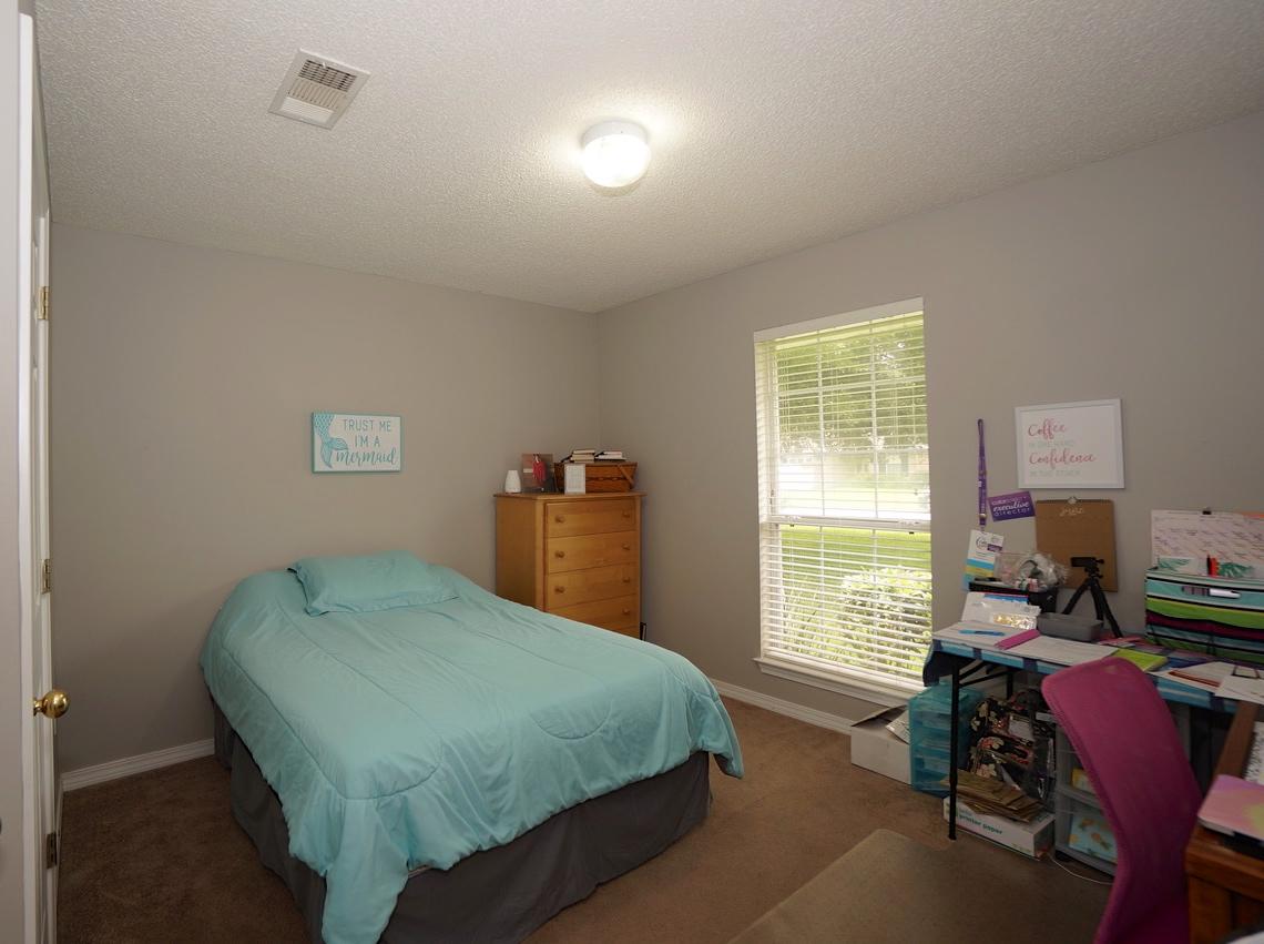 MACK BAYOU POINTE - Residential Lease