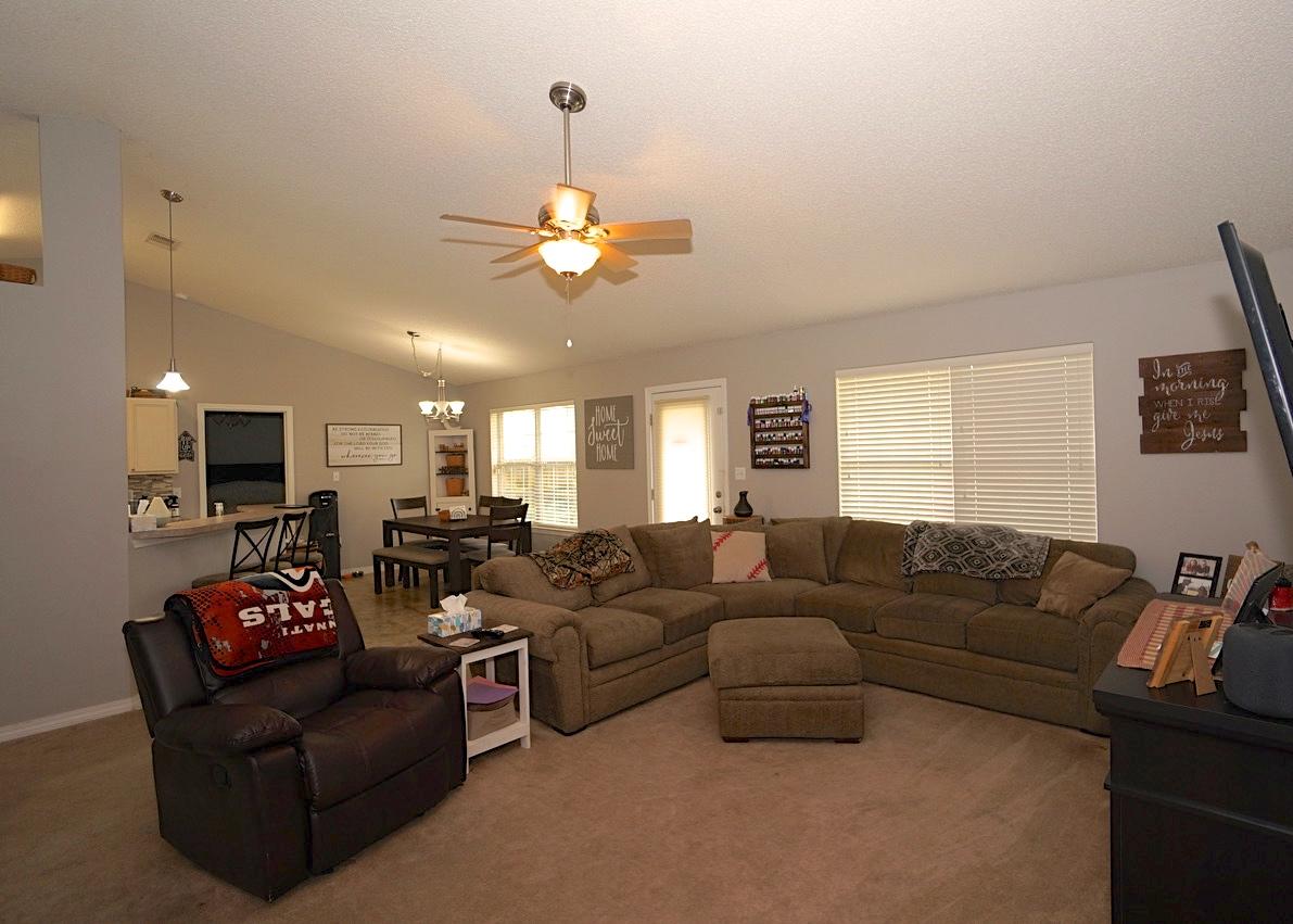 MACK BAYOU POINTE - Residential Lease