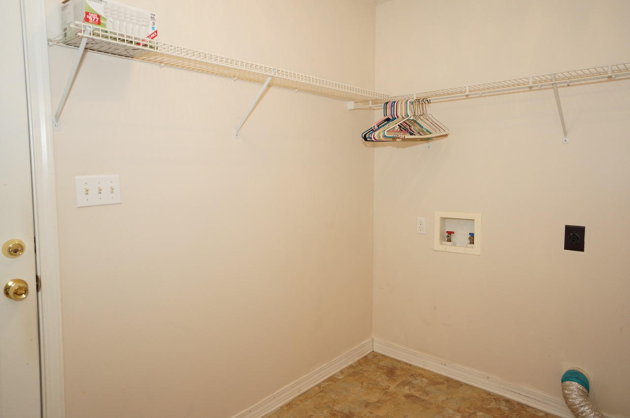 MACK BAYOU POINTE - Residential Lease
