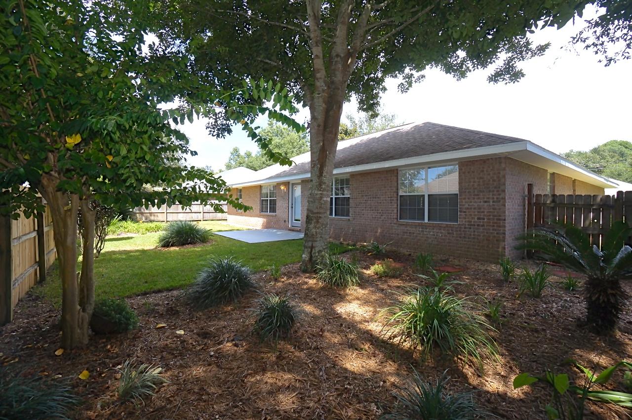 MACK BAYOU POINTE - Residential Lease