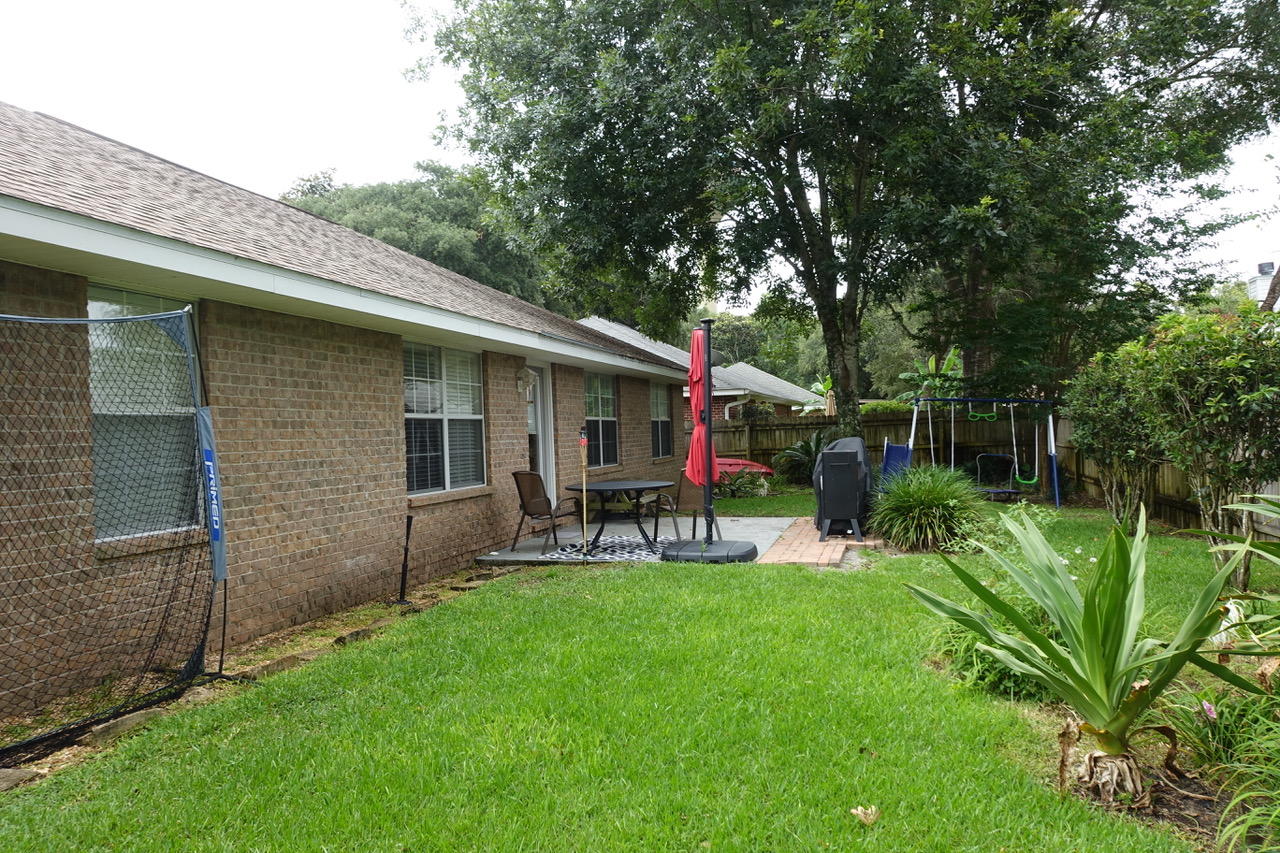 MACK BAYOU POINTE - Residential Lease