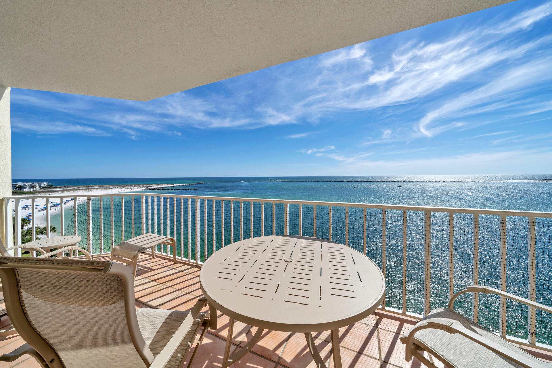 WATERVIEW TOWERS YACHT CLUB - Residential