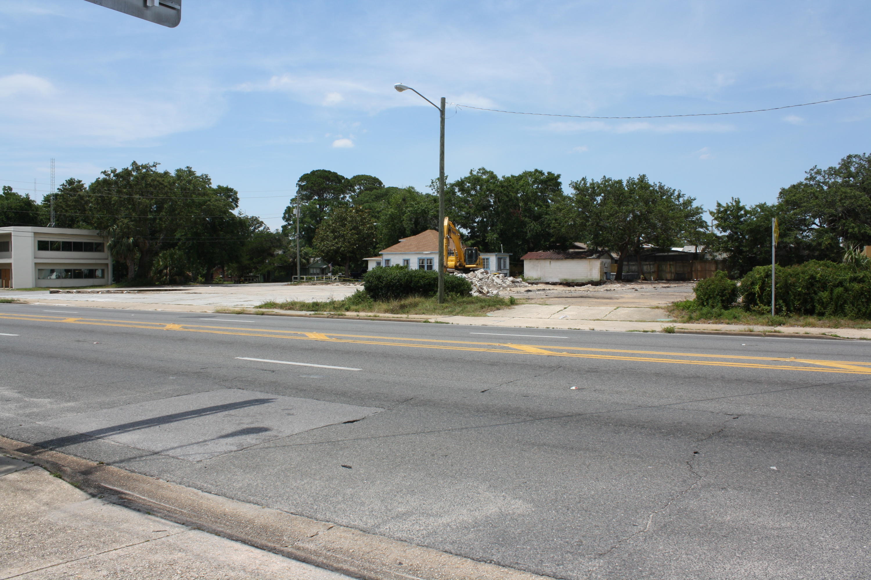 FWB98 CITYH-DOWNTWN - Land