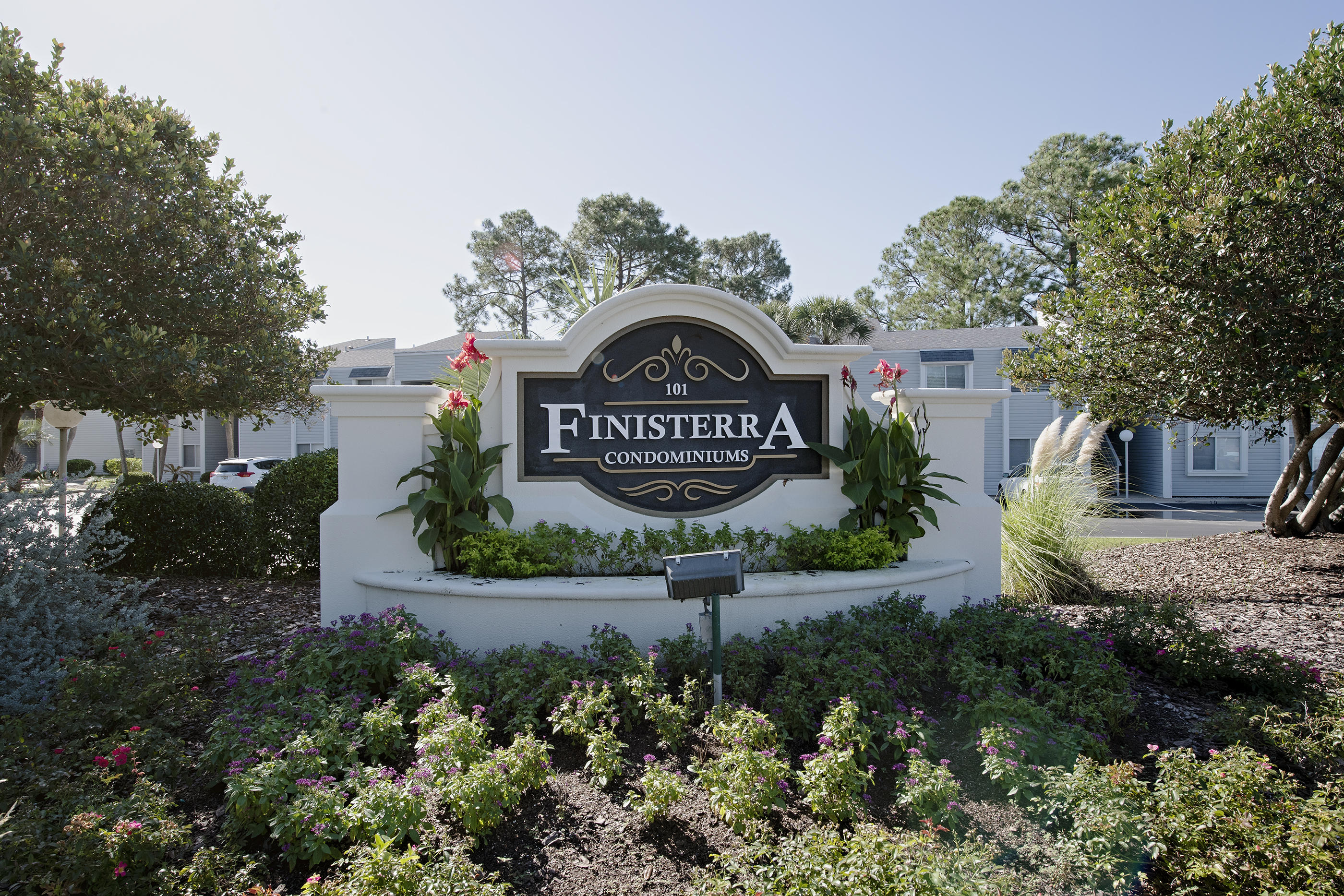 FINISTERRA CONDO - Residential