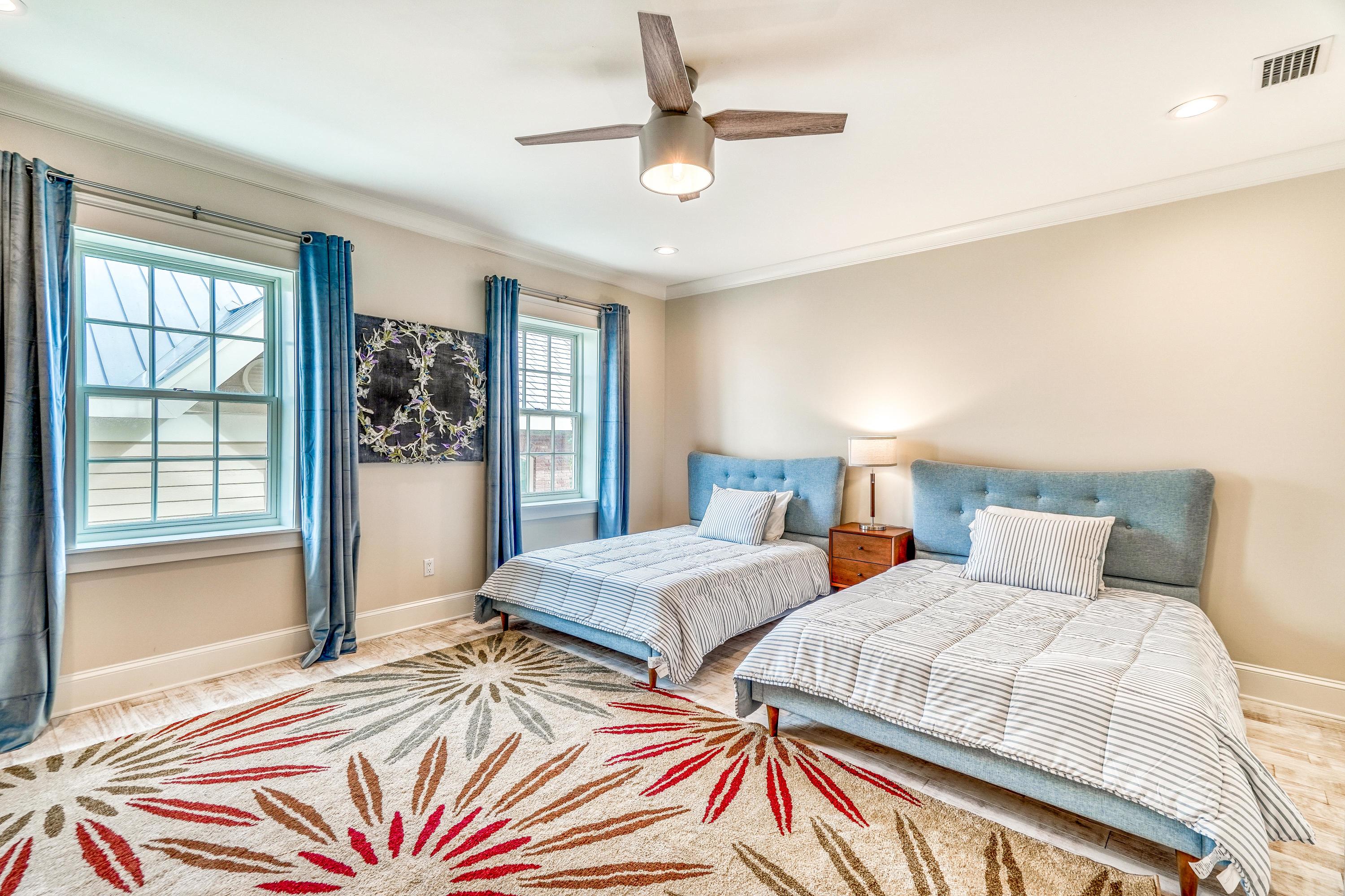 PROMINENCE/LUXURY TOWNHOMES - Residential