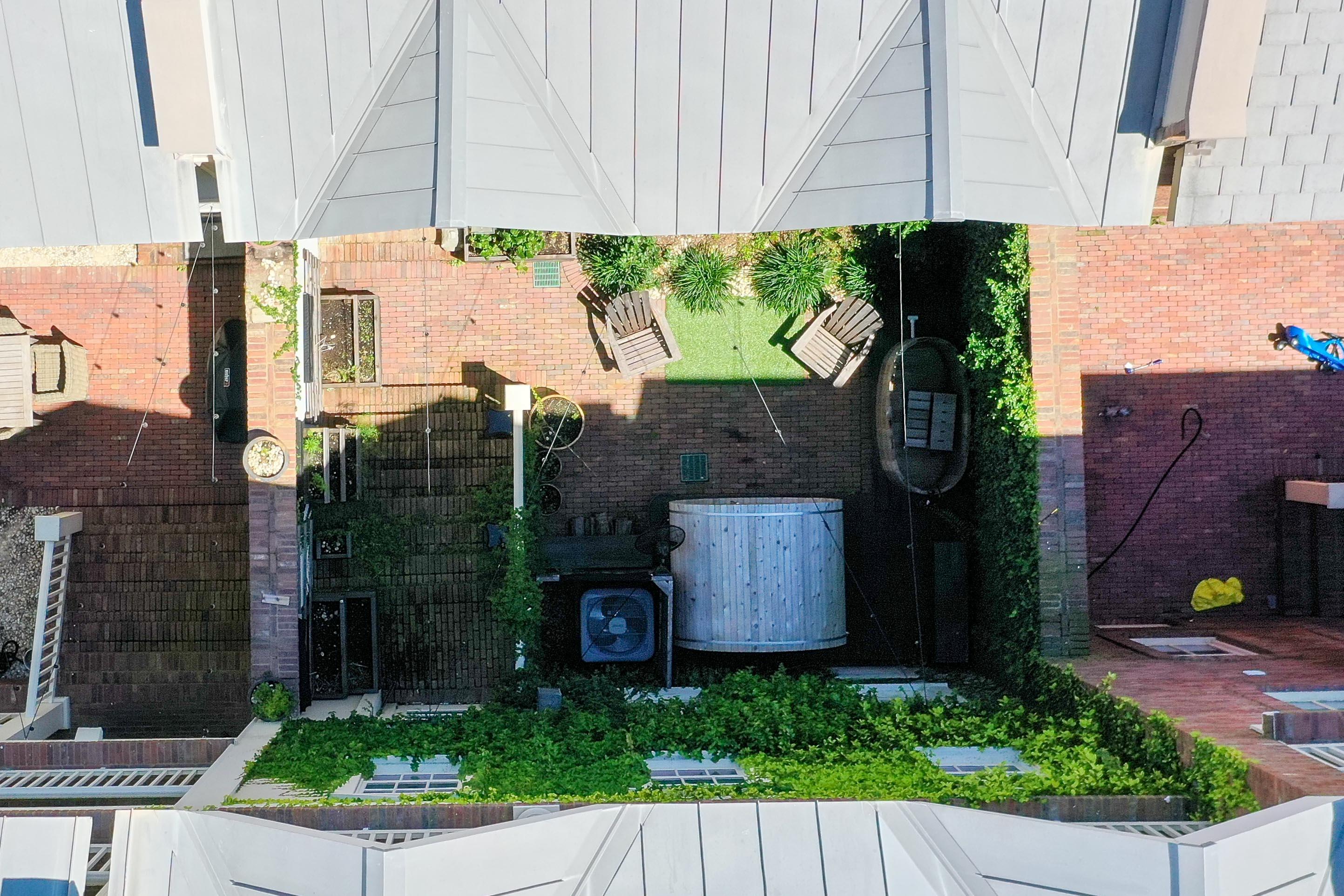 PROMINENCE/LUXURY TOWNHOMES - Residential