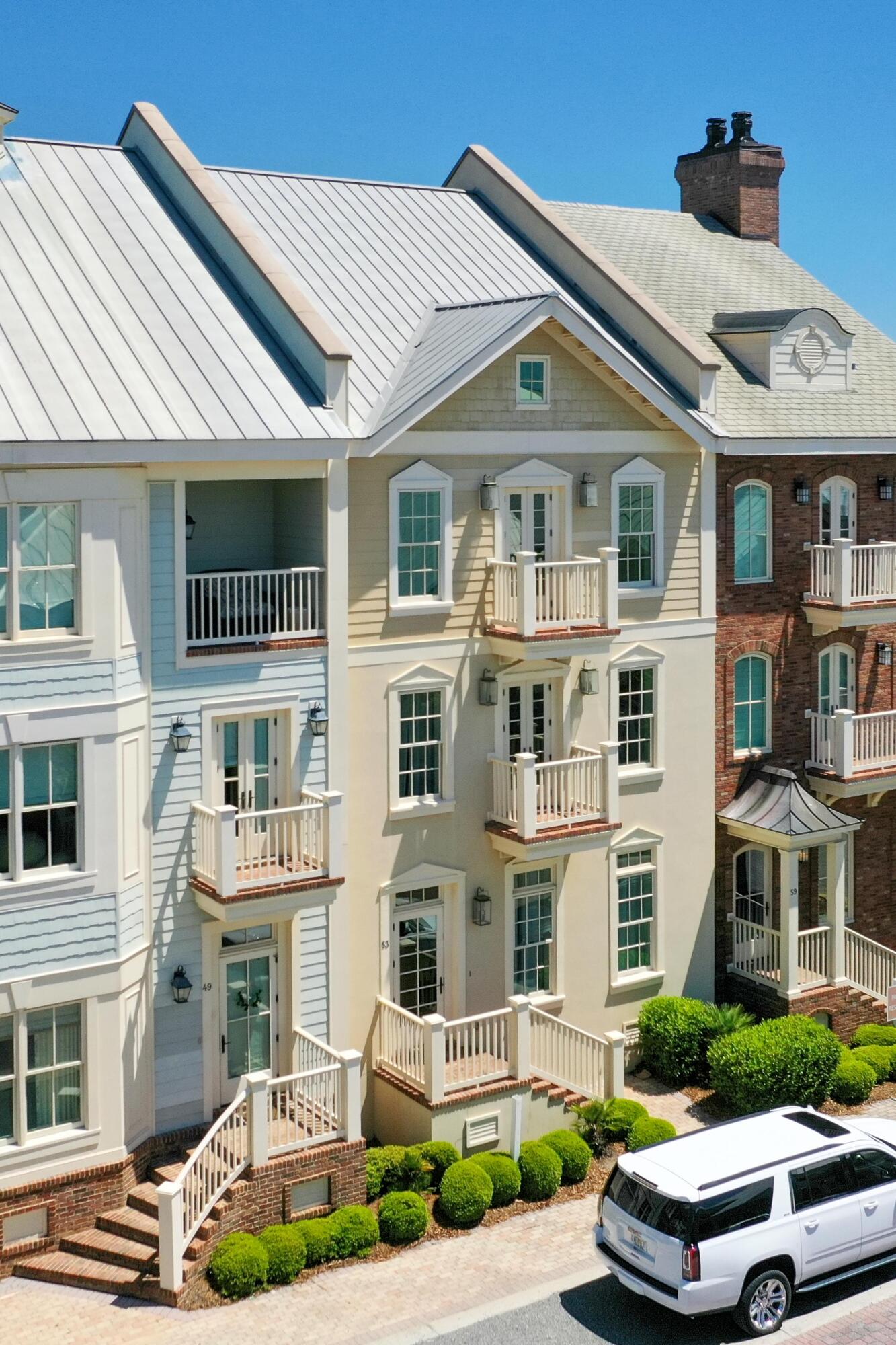 PROMINENCE/LUXURY TOWNHOMES - Residential