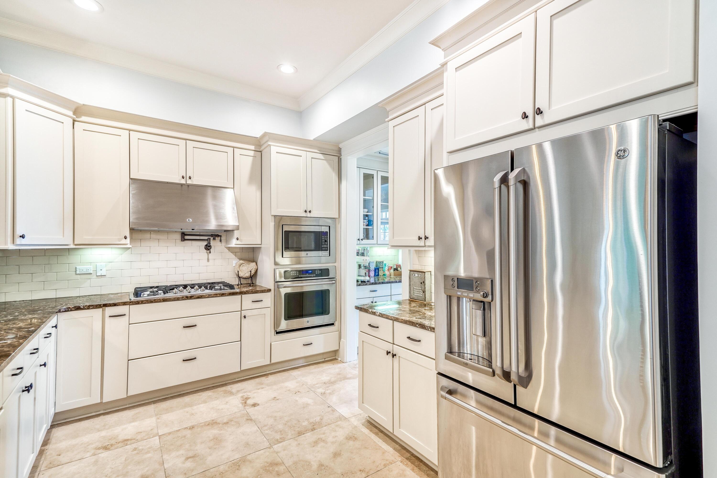 PROMINENCE/LUXURY TOWNHOMES - Residential