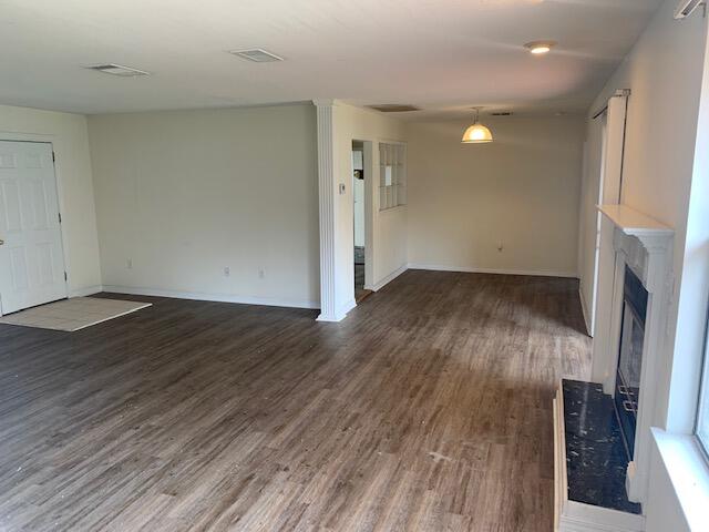 ELLIOTTS POINT 8TH ADDN - Residential Lease
