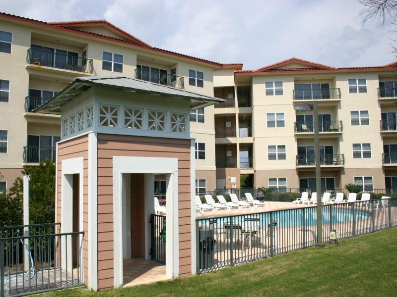 EMERALD WATERS - Residential