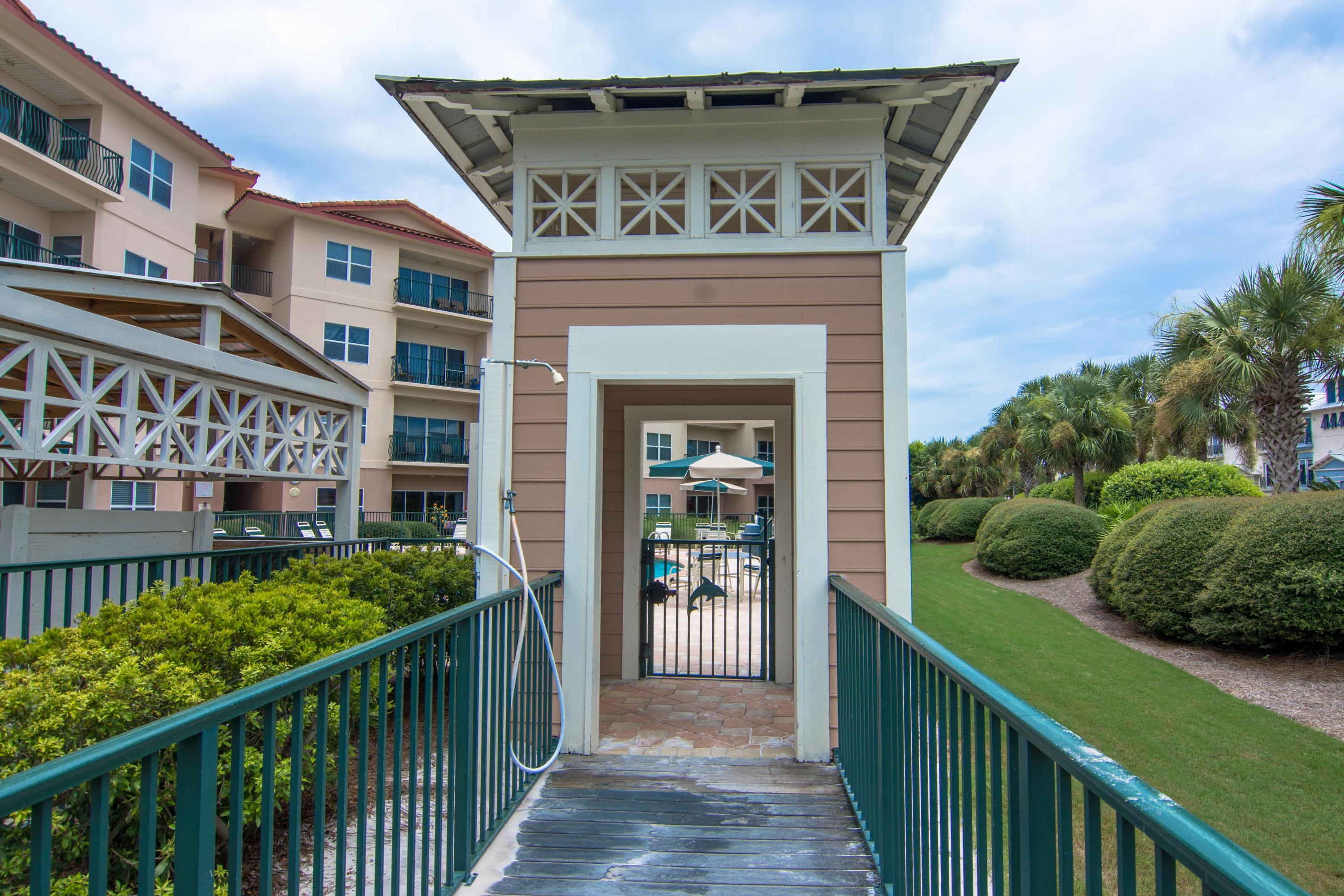 EMERALD WATERS - Residential