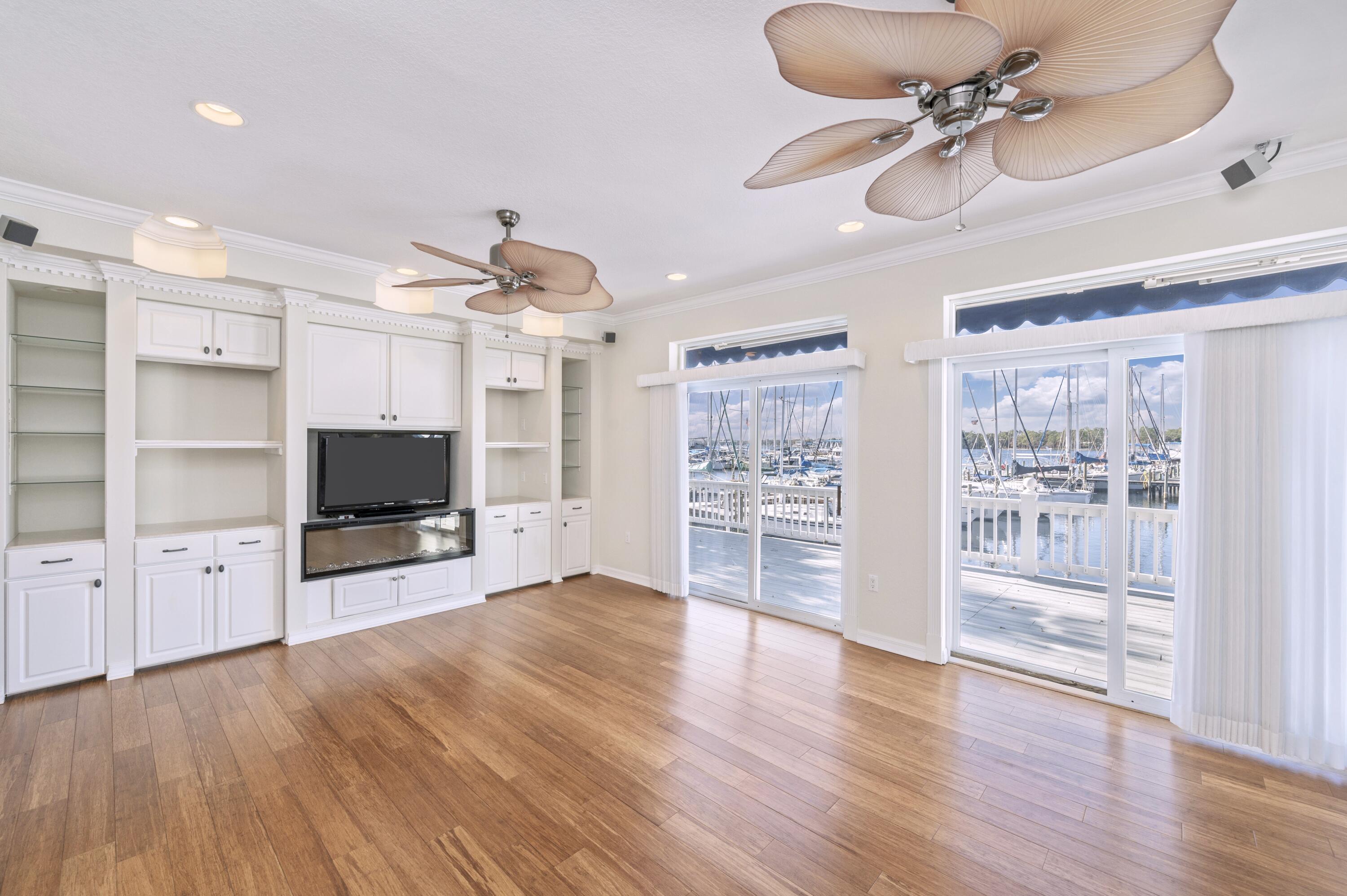 NICEVILLE - Residential