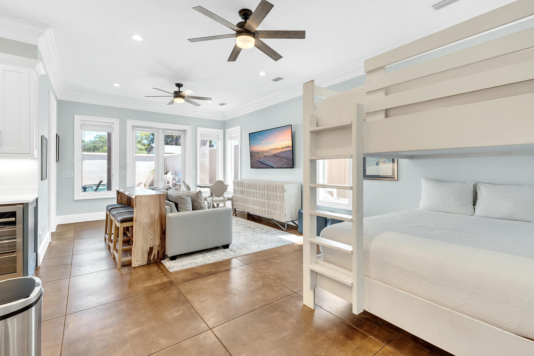 LAGUNA BEACH - Residential