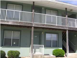 Spacious 2 bedroom apartment. Ground floor. $25 trash fee included in rent amount.