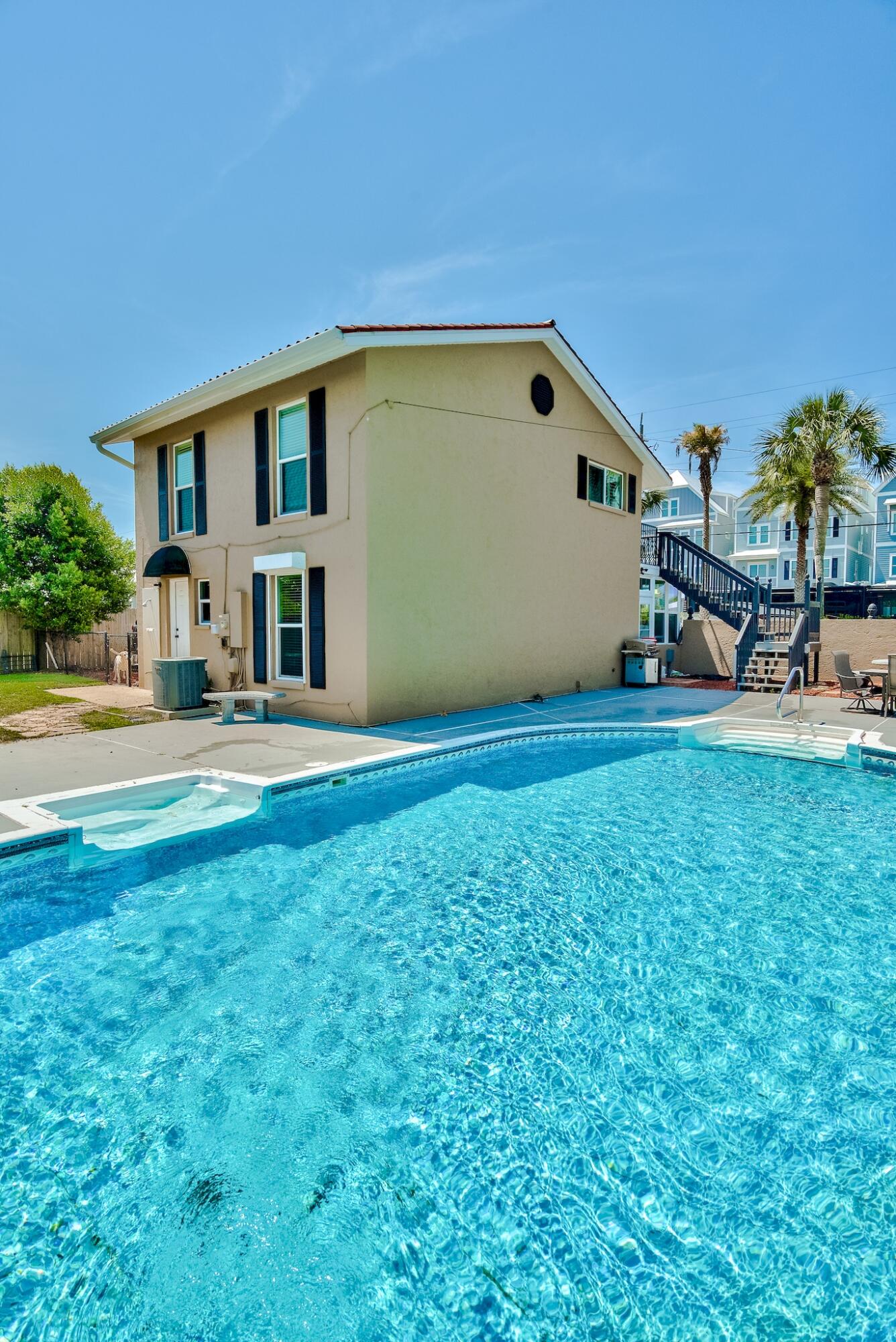 LAGUNA BEACH ESTATES 3RD ADDN - Residential