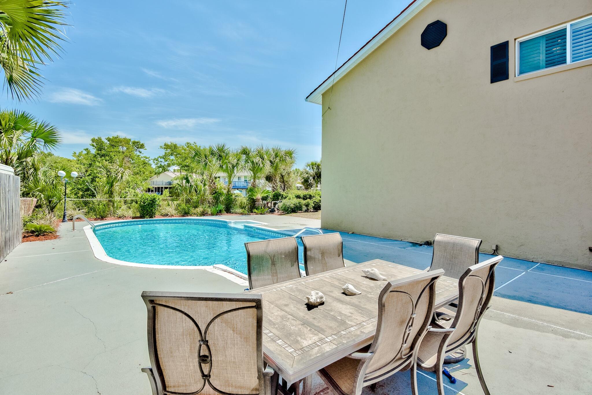 LAGUNA BEACH ESTATES 3RD ADDN - Residential
