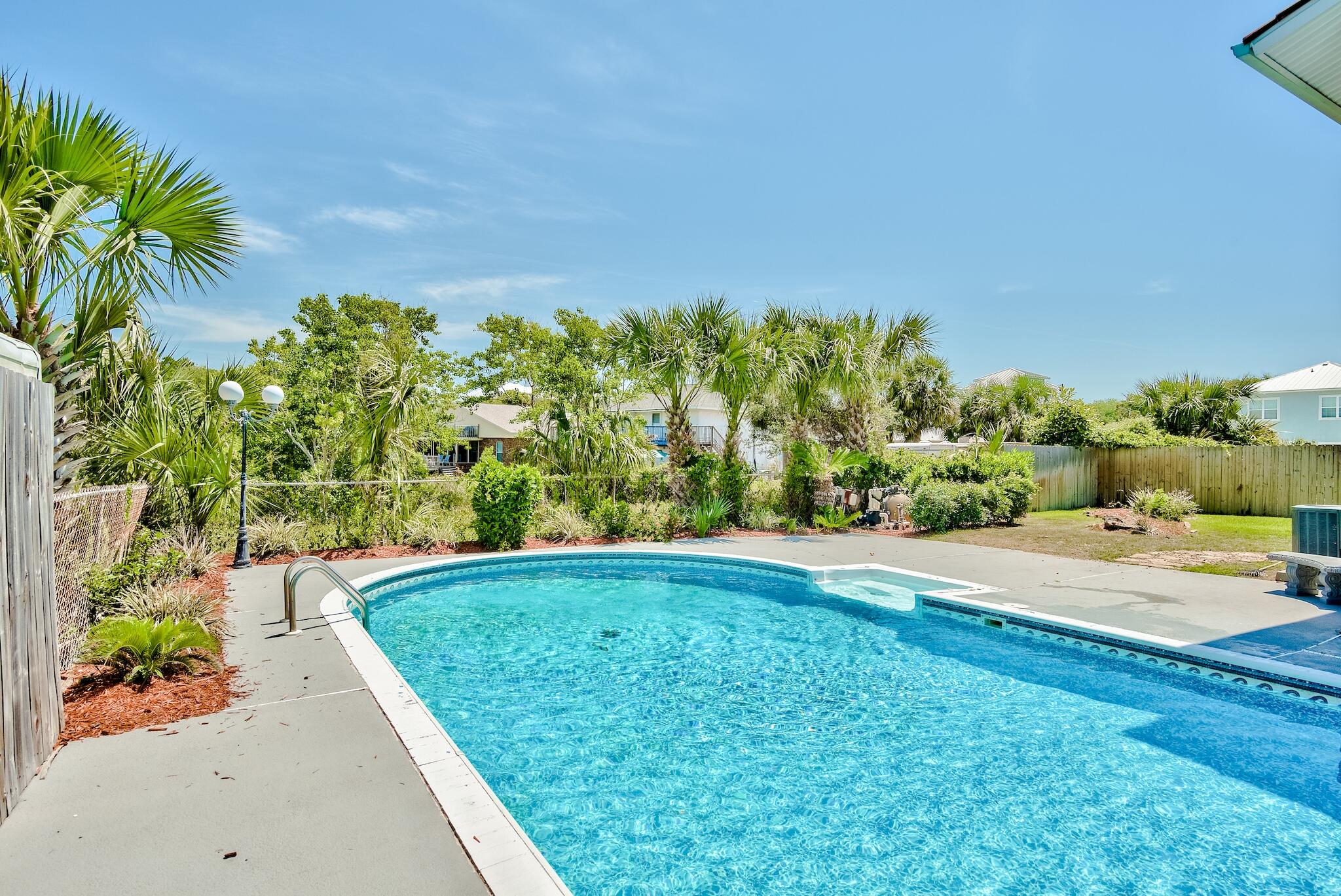 LAGUNA BEACH ESTATES 3RD ADDN - Residential