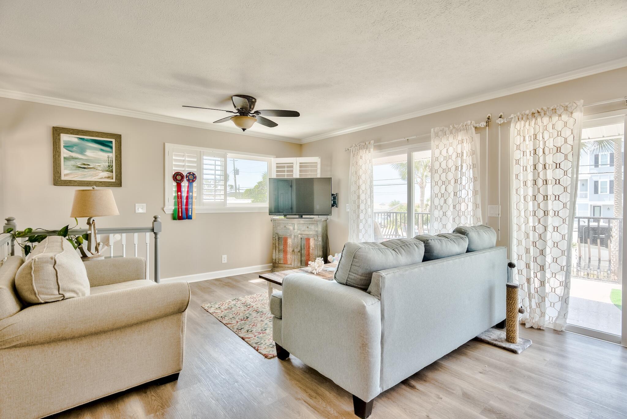 LAGUNA BEACH ESTATES 3RD ADDN - Residential