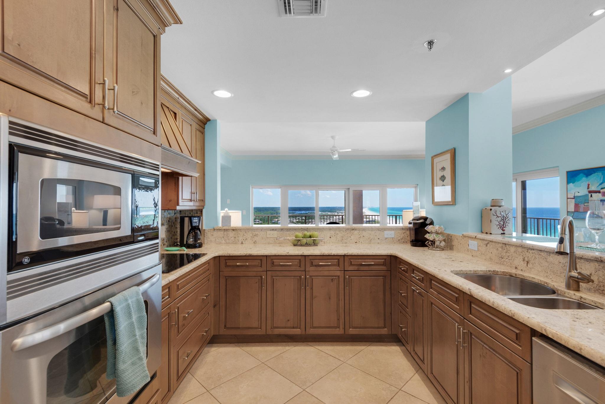 TOPS'L BEACH MANOR - Residential