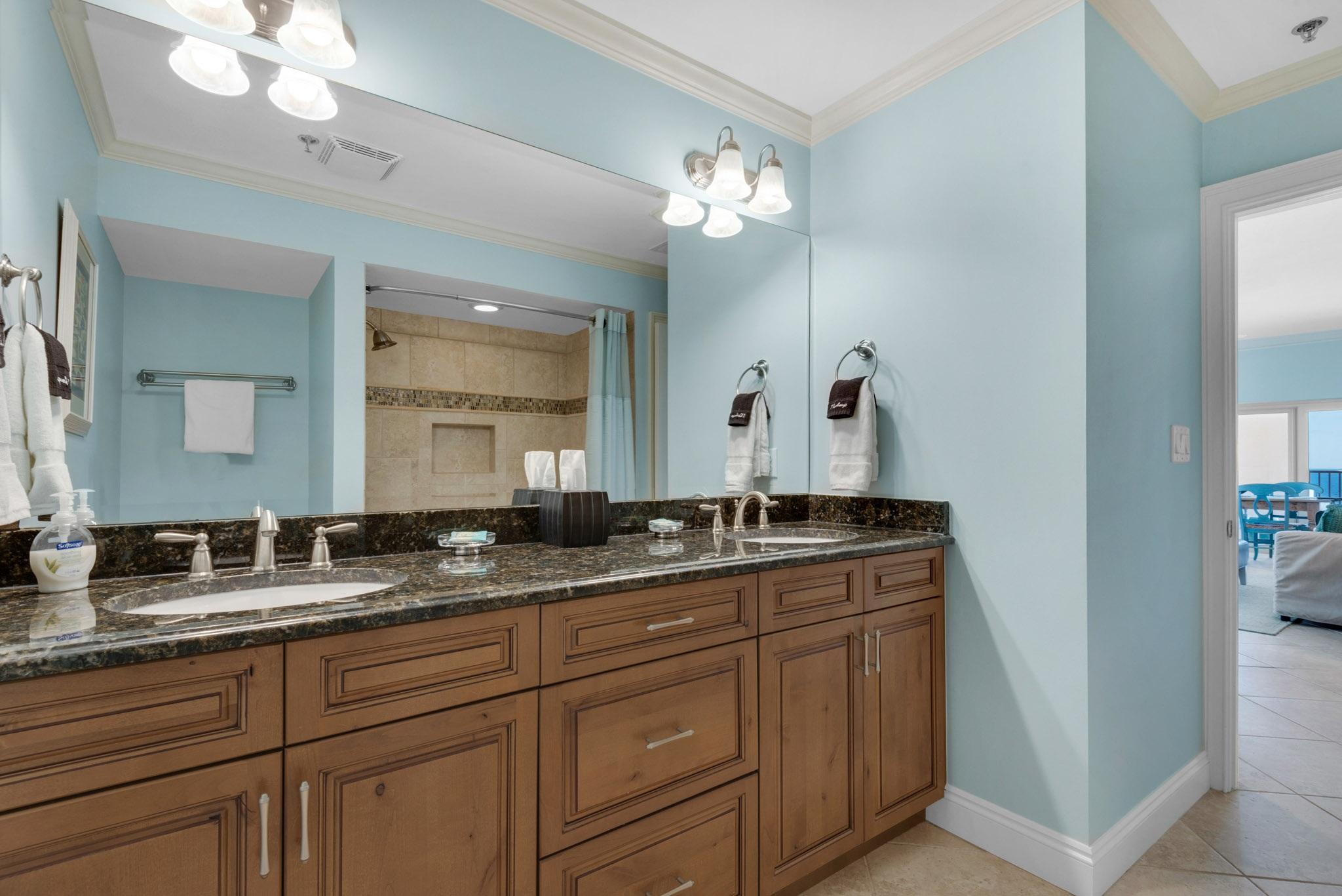 TOPS'L BEACH MANOR - Residential