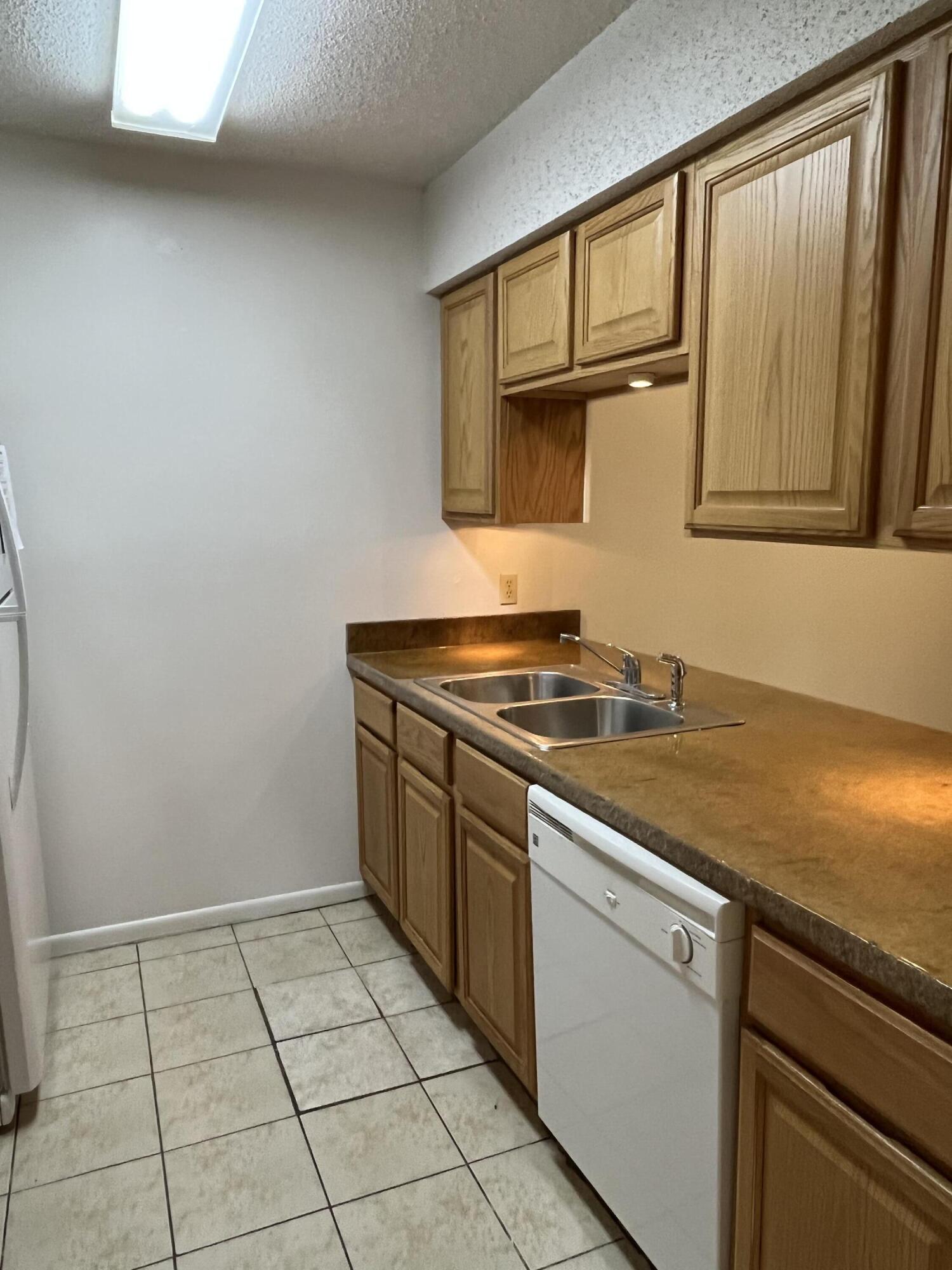 Classic Manor - Residential Lease