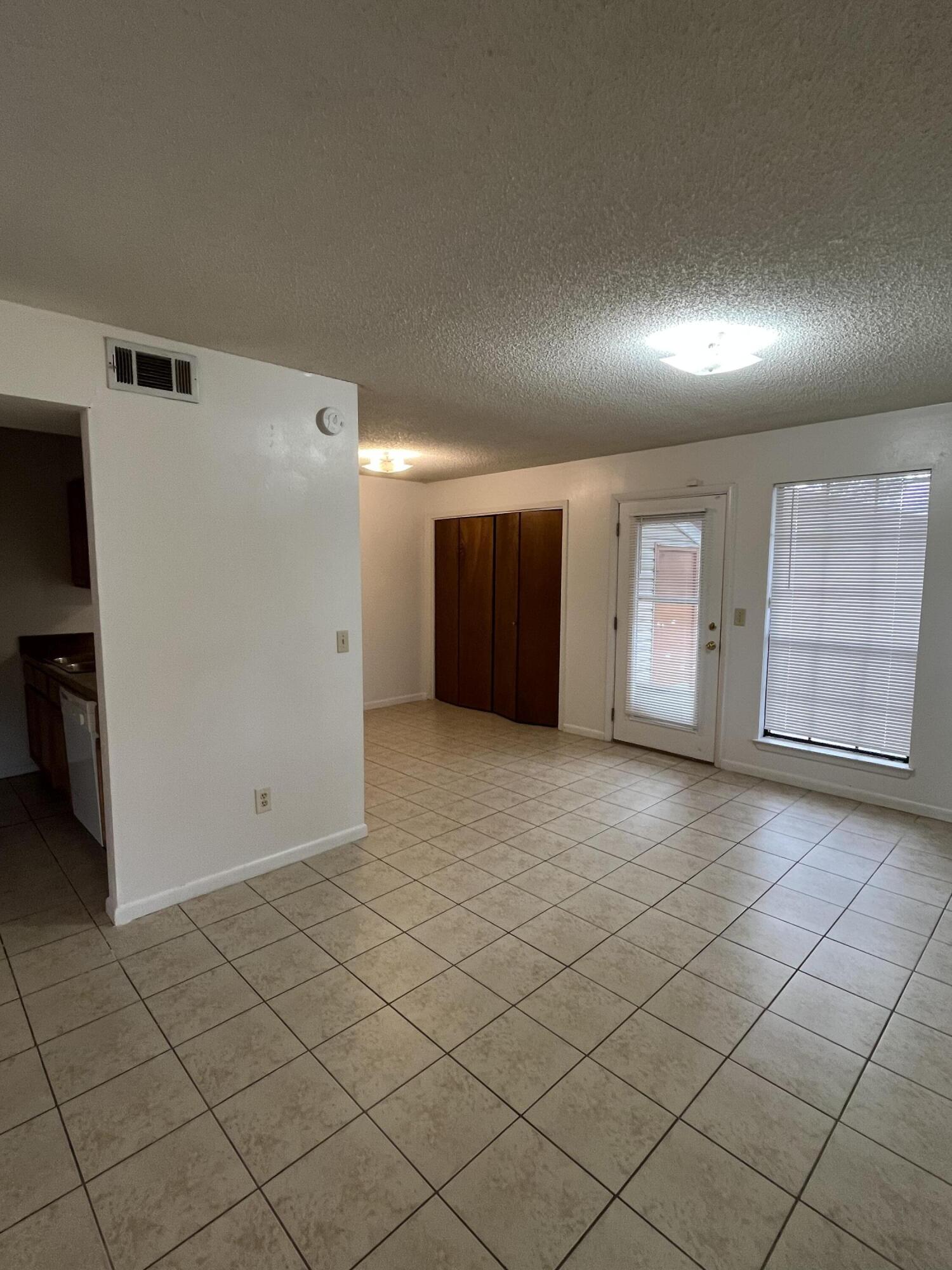 Classic Manor - Residential Lease