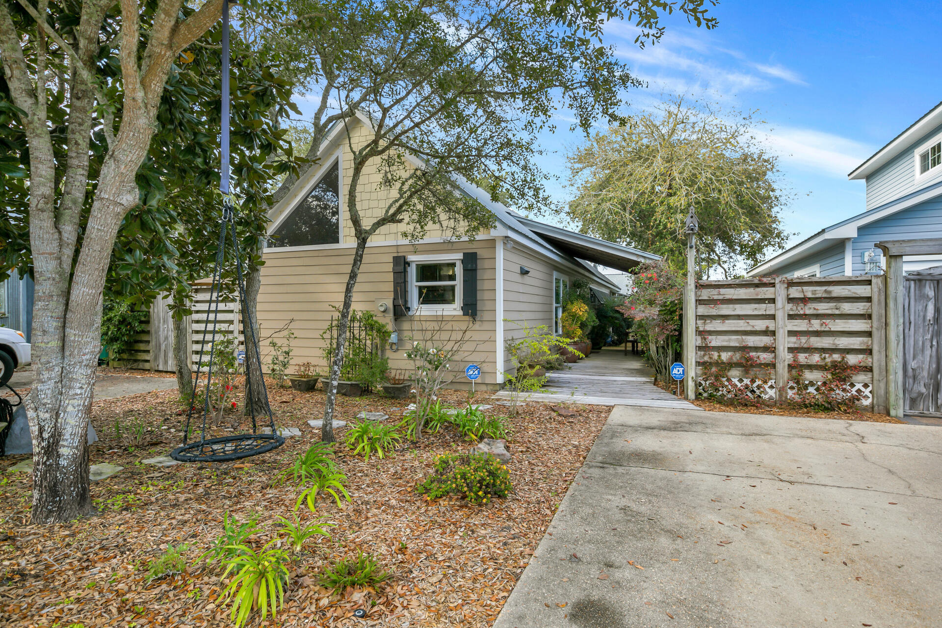 CRYSTAL BEACH - Residential