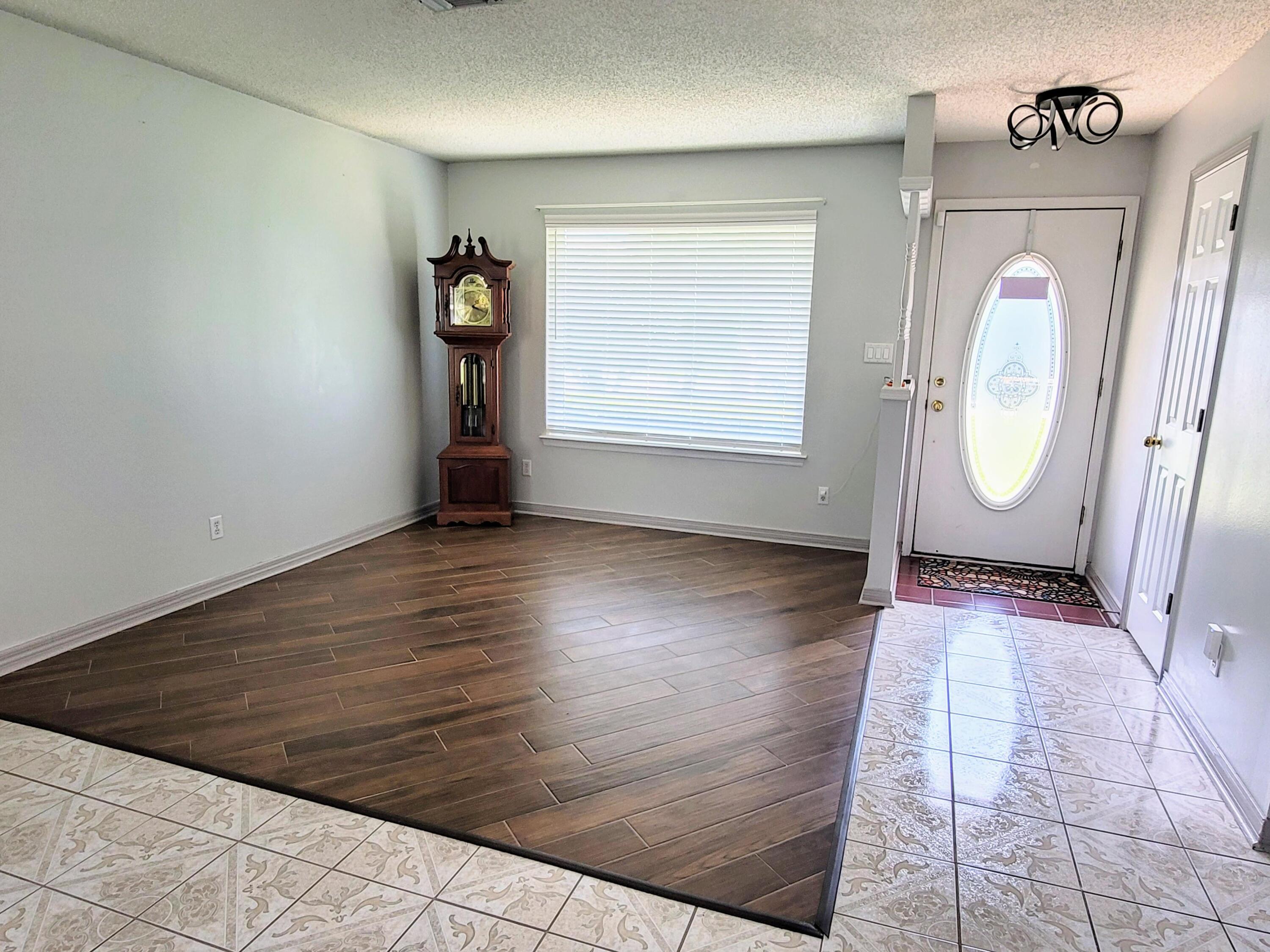 COUNTRY RIDGE - Residential