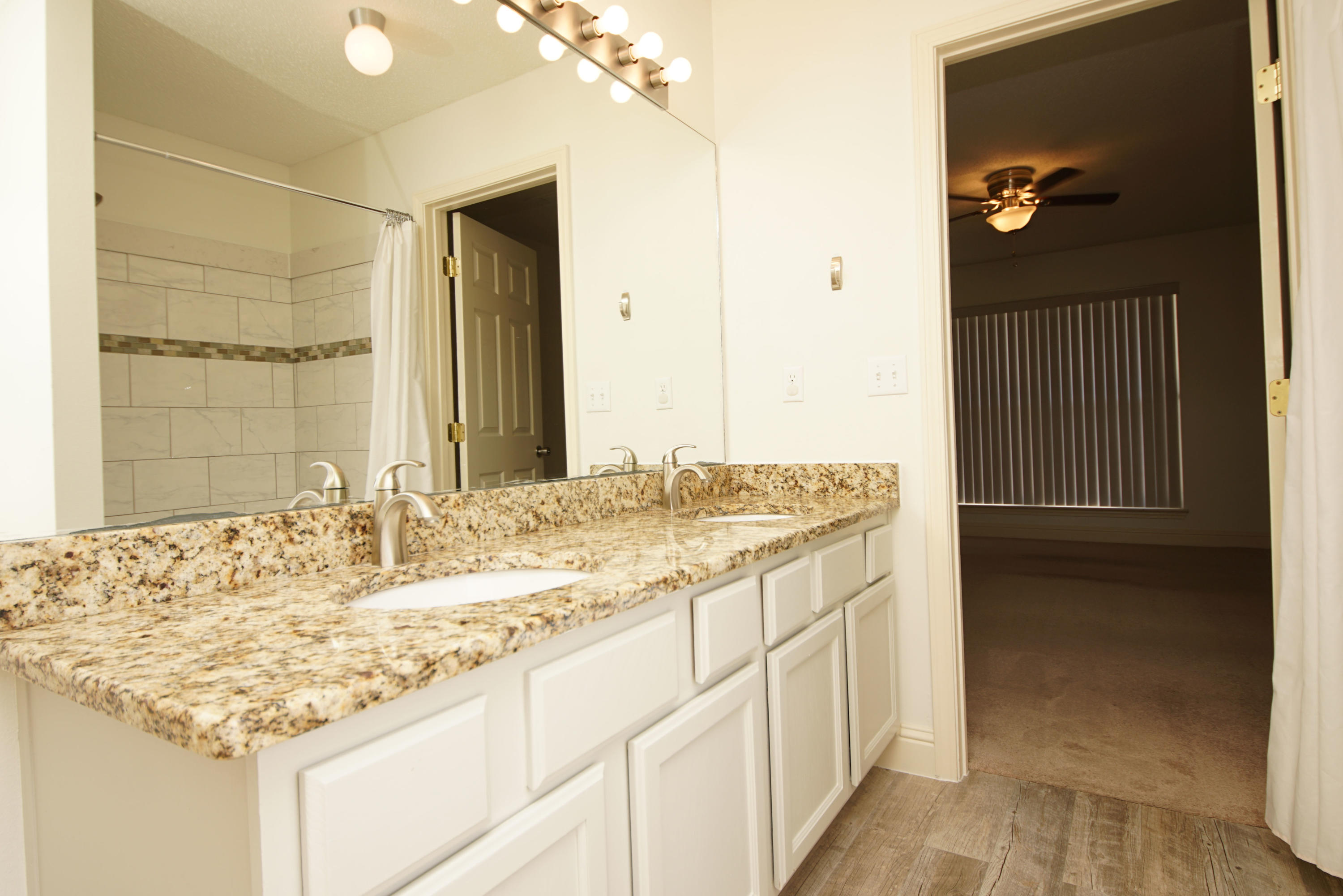 PALM HARBOR MARINA - Residential Lease