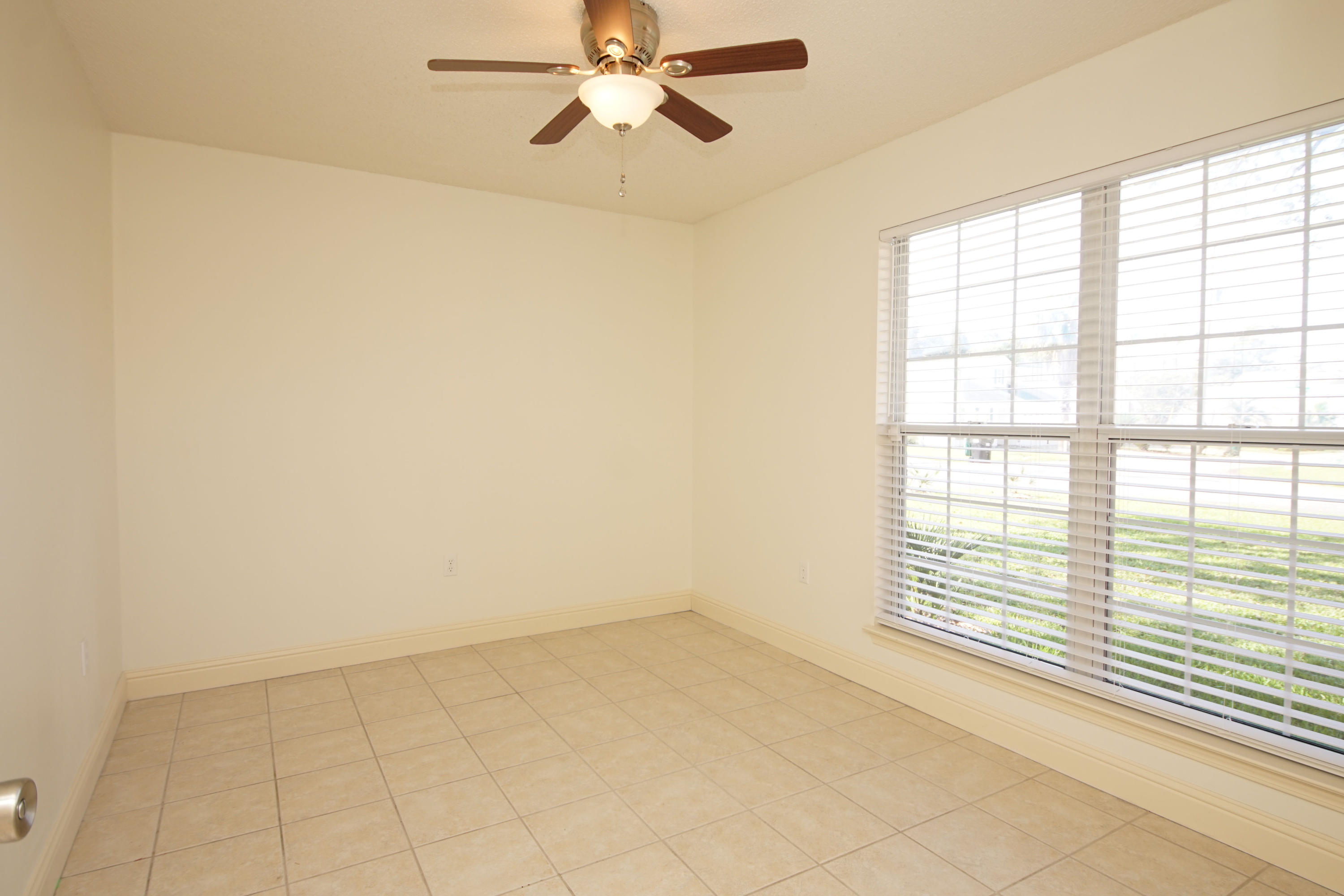 PALM HARBOR MARINA - Residential Lease