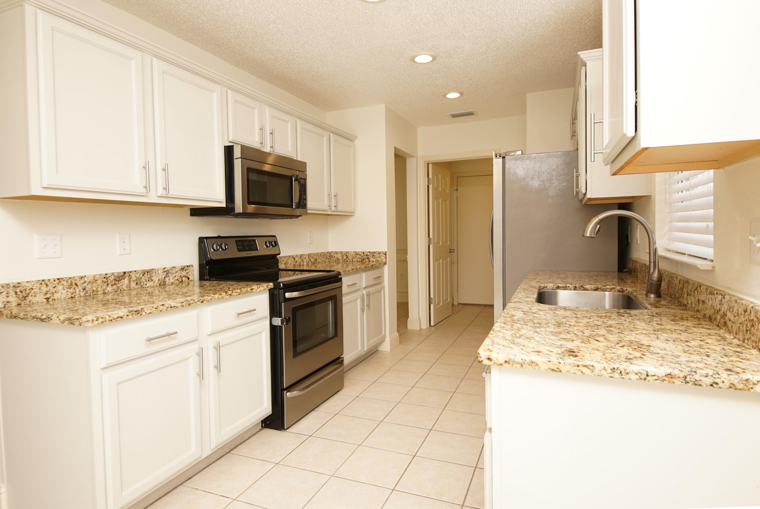 PALM HARBOR MARINA - Residential Lease