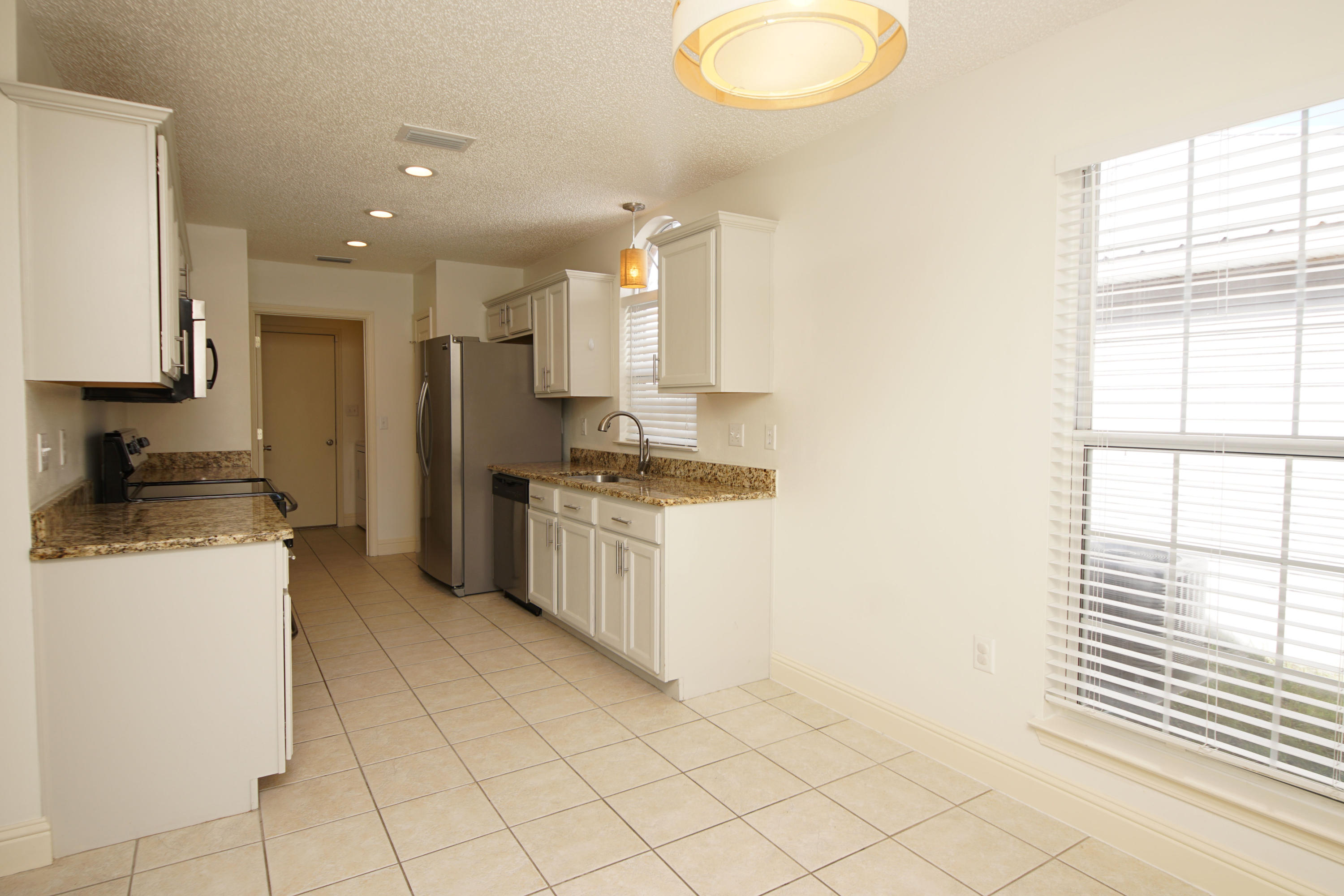 PALM HARBOR MARINA - Residential Lease
