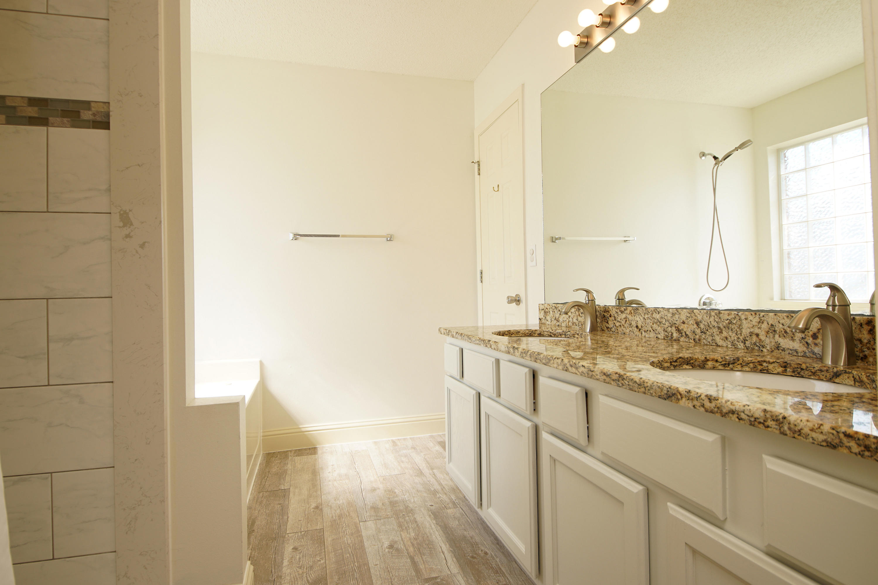 PALM HARBOR MARINA - Residential Lease