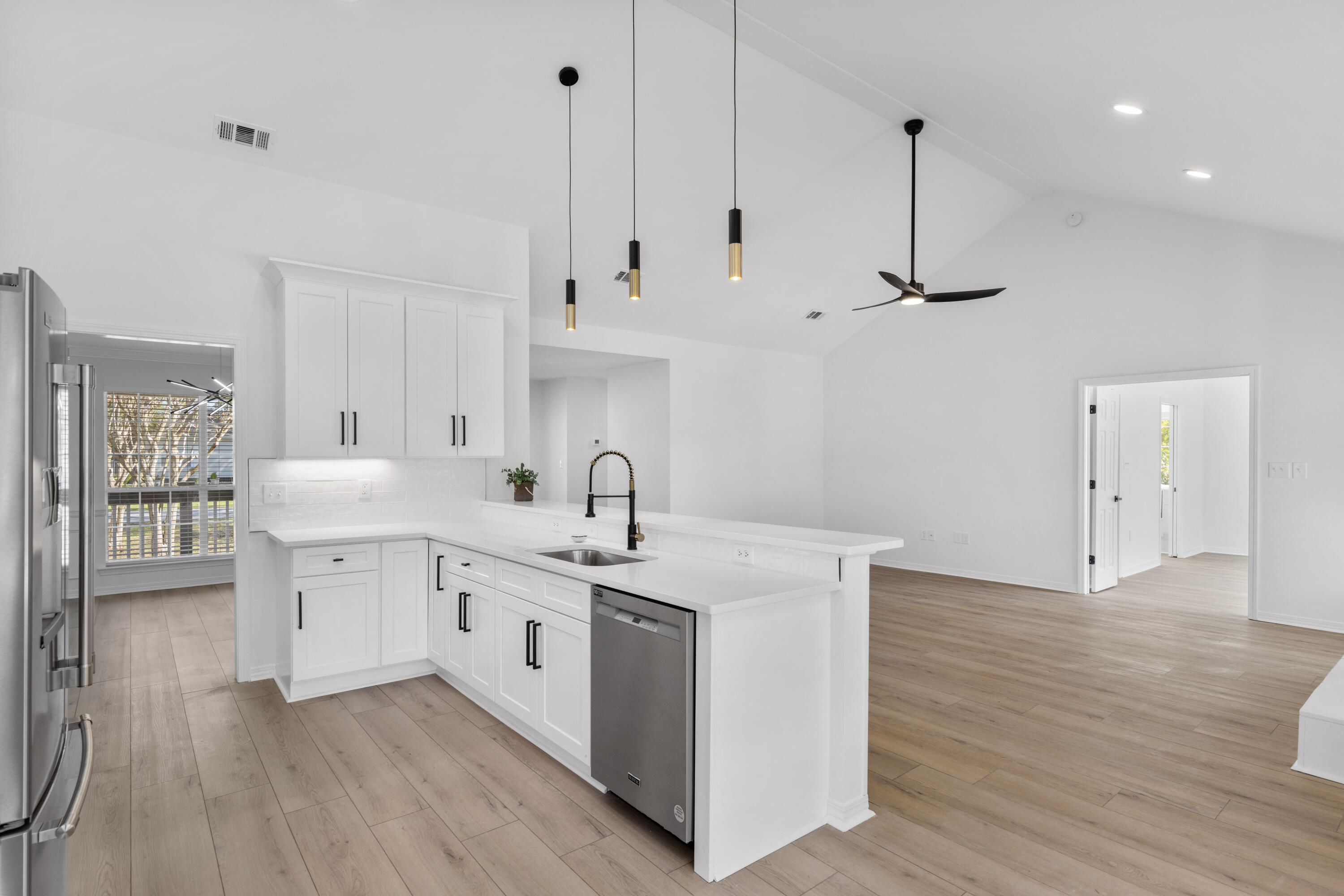 CANO ESTATES - Residential