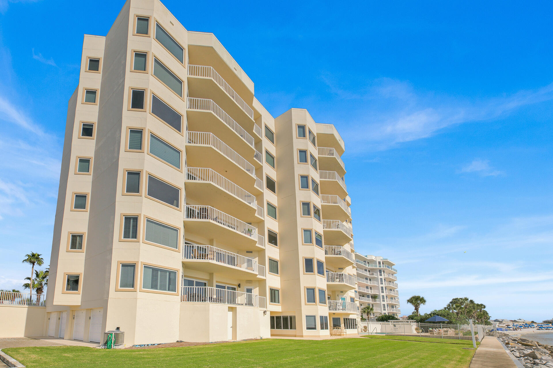 WATERVIEW TOWERS PH 2 - Residential